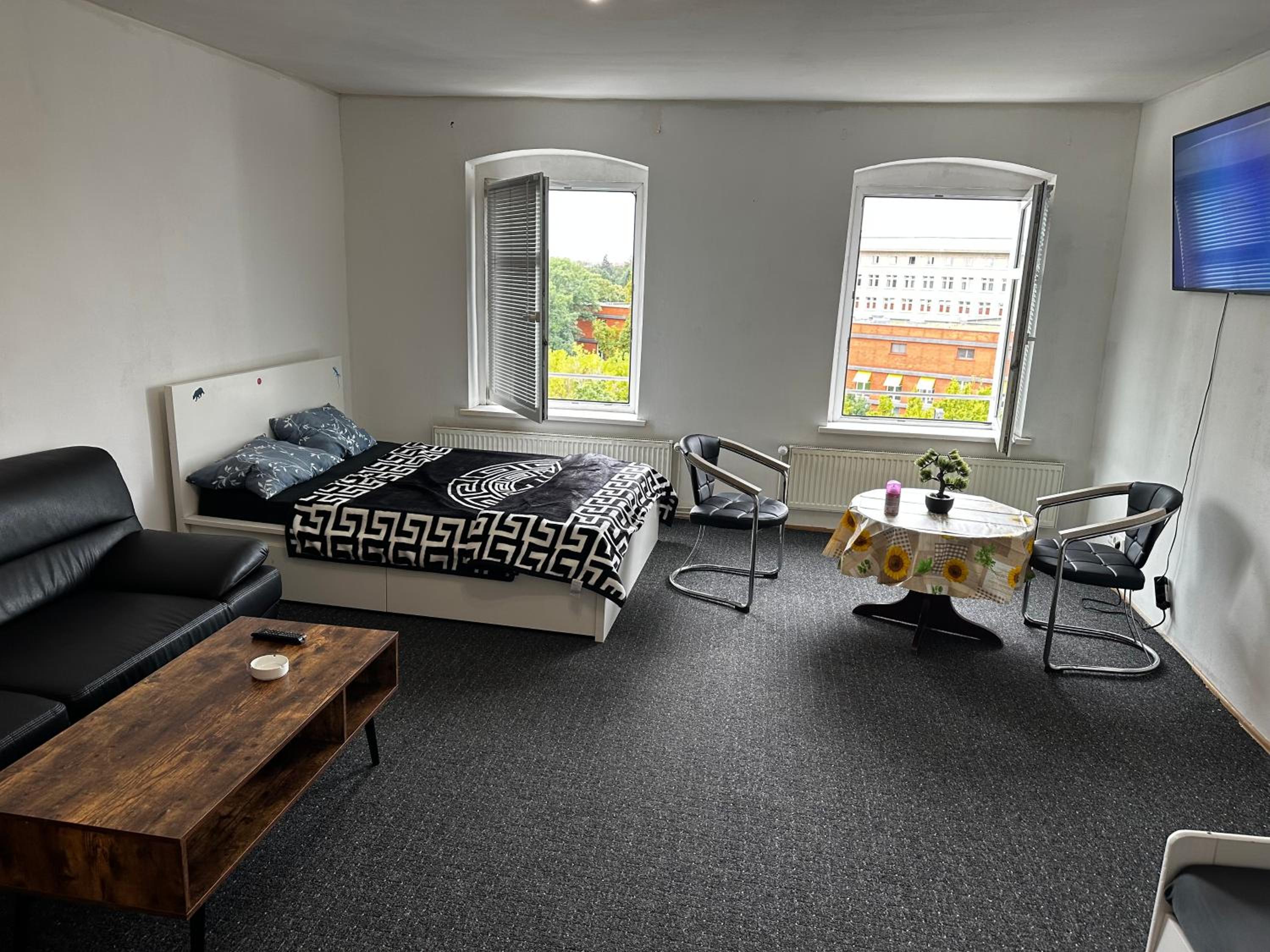 One-Bedroom Apartment photo 3