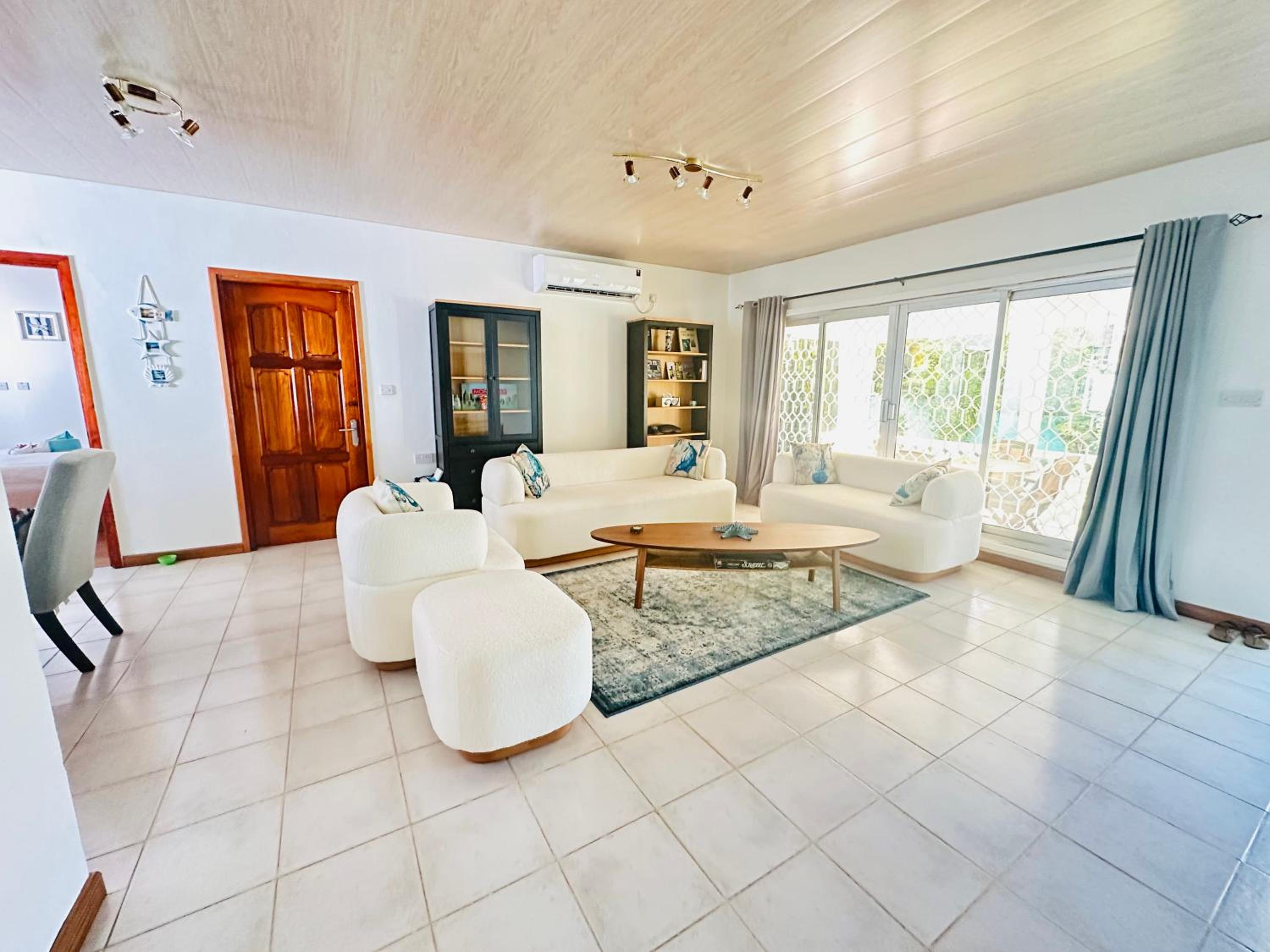 Deluxe Villa photo 2