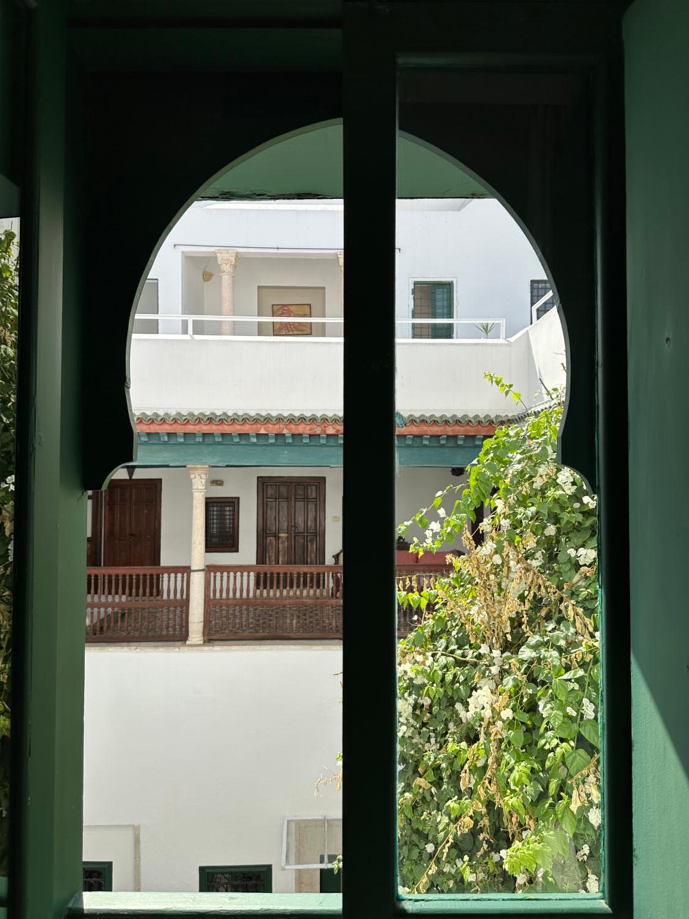 Deluxe Room - Photo 12