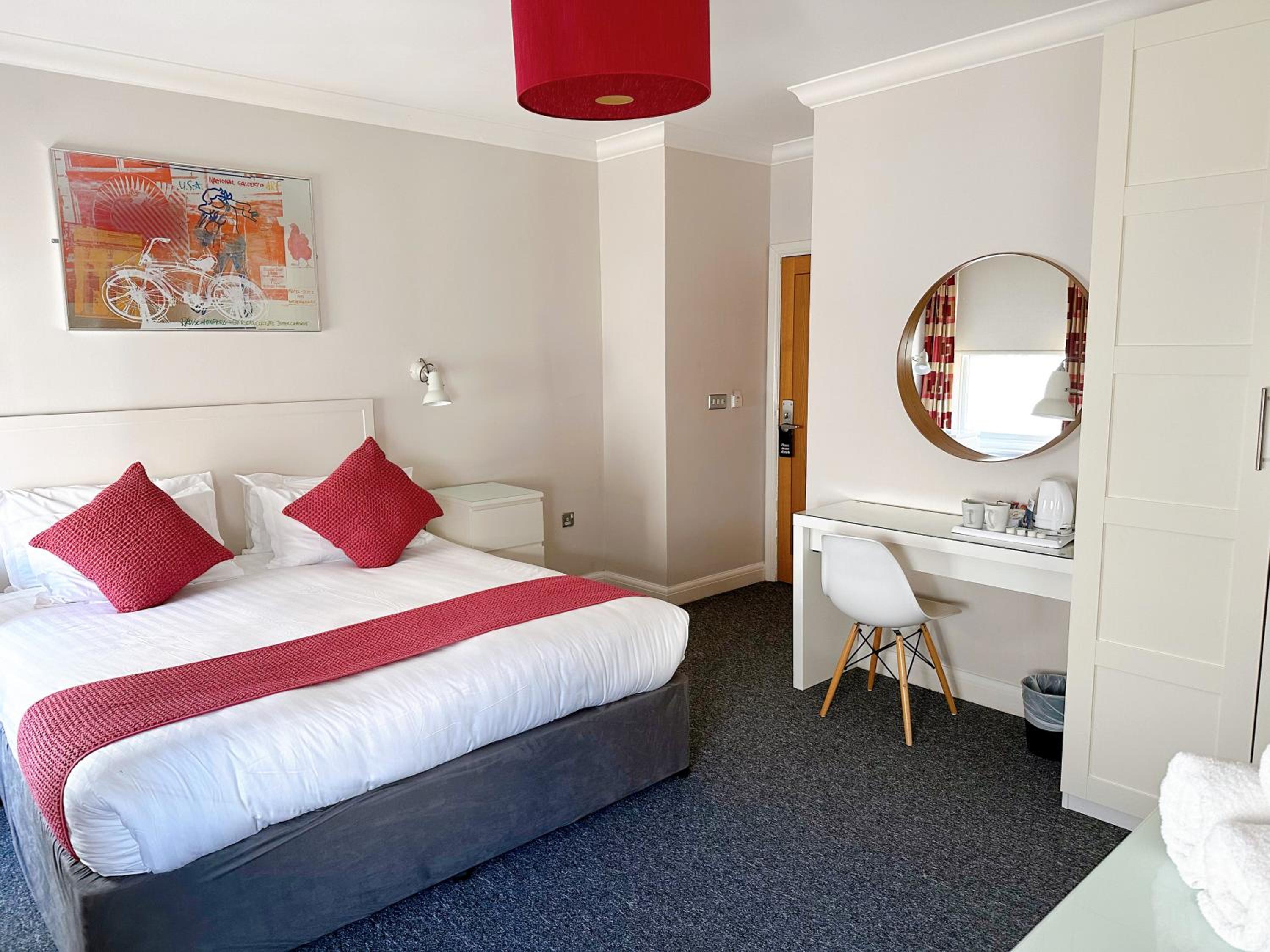 King Room with Partial Sea View photo 3