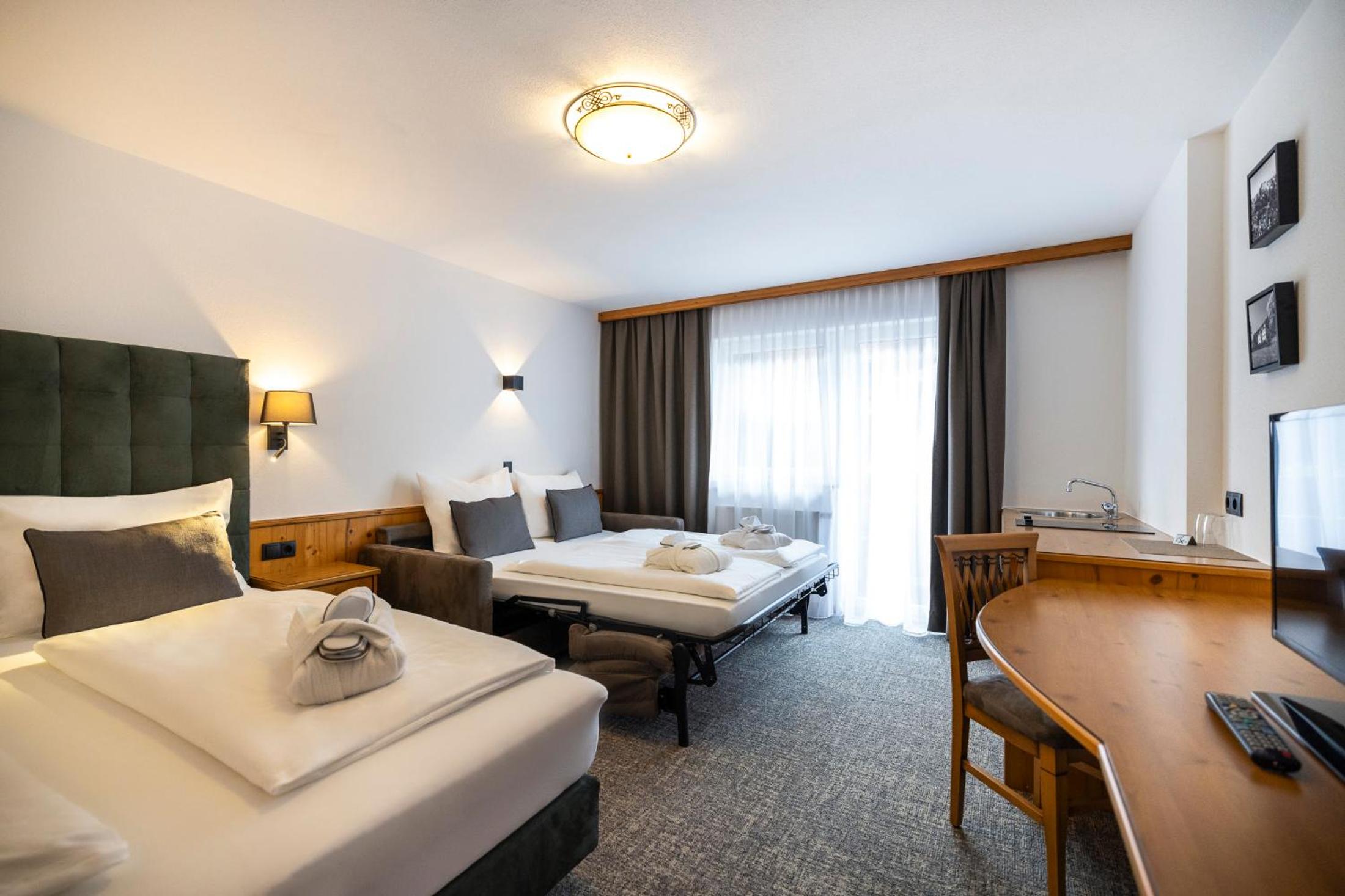 Deluxe Quadruple Room