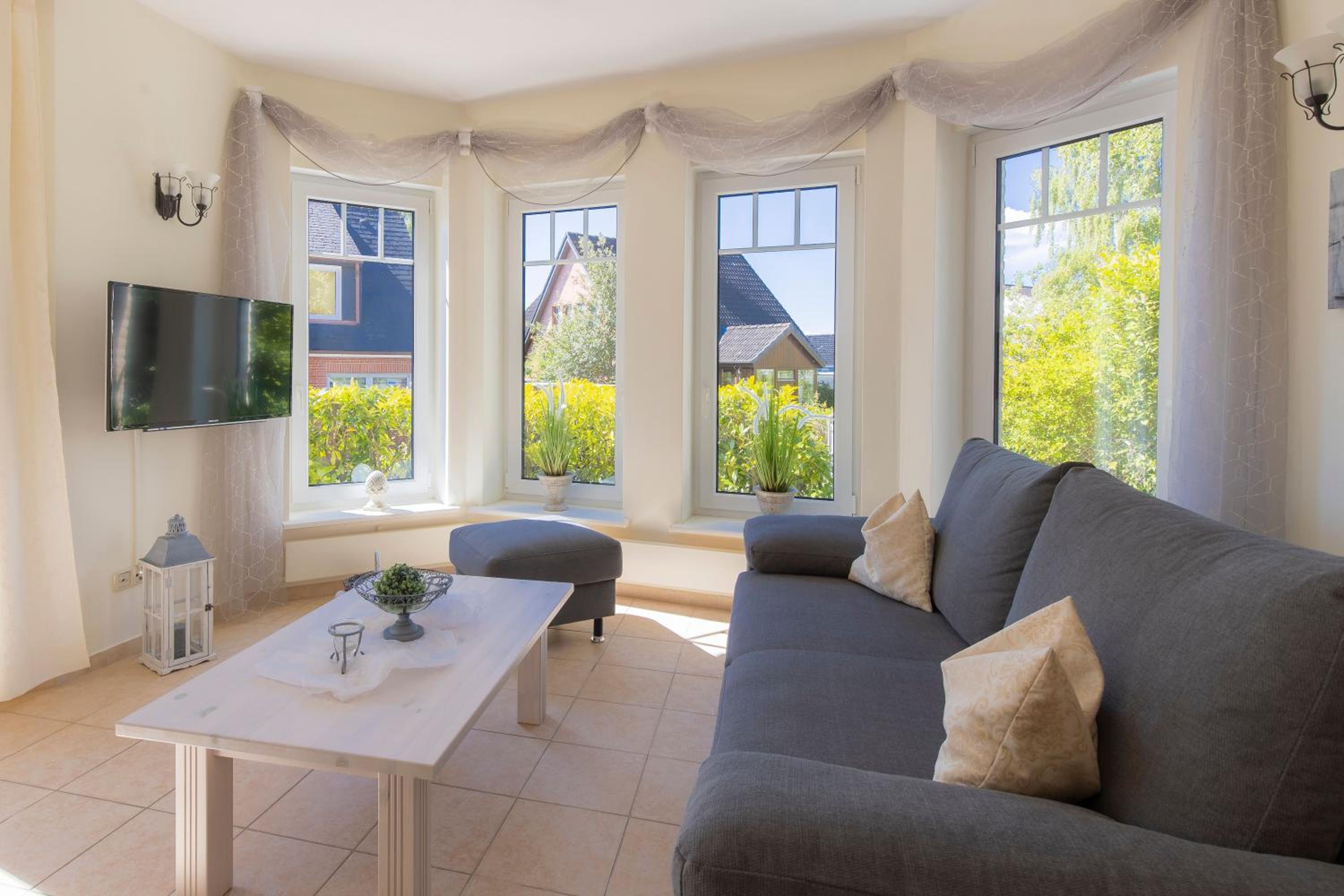 One-Bedroom Apartment with Terrace photo 1
