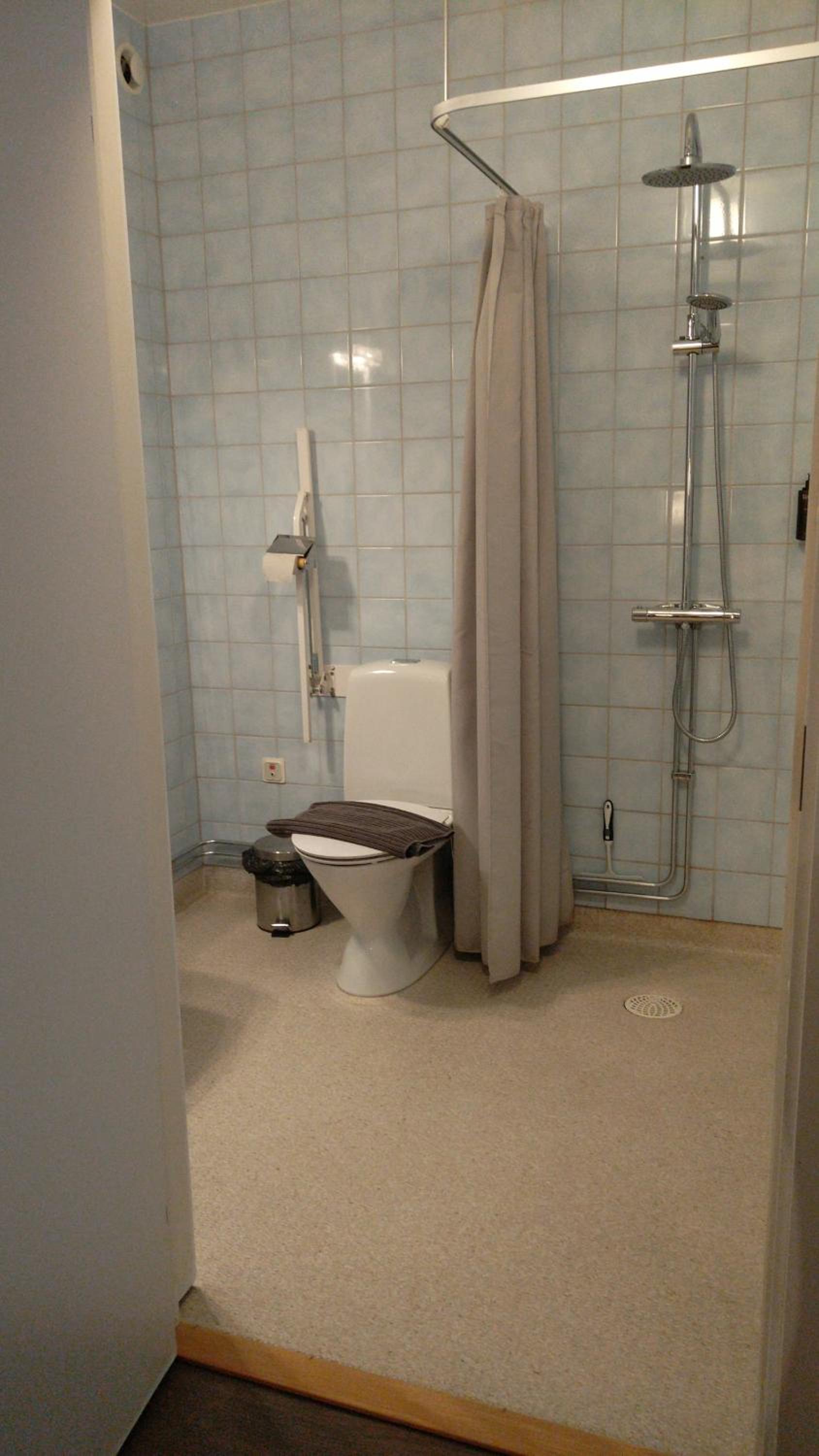 Double Room with Private Bathroom - Photo 6