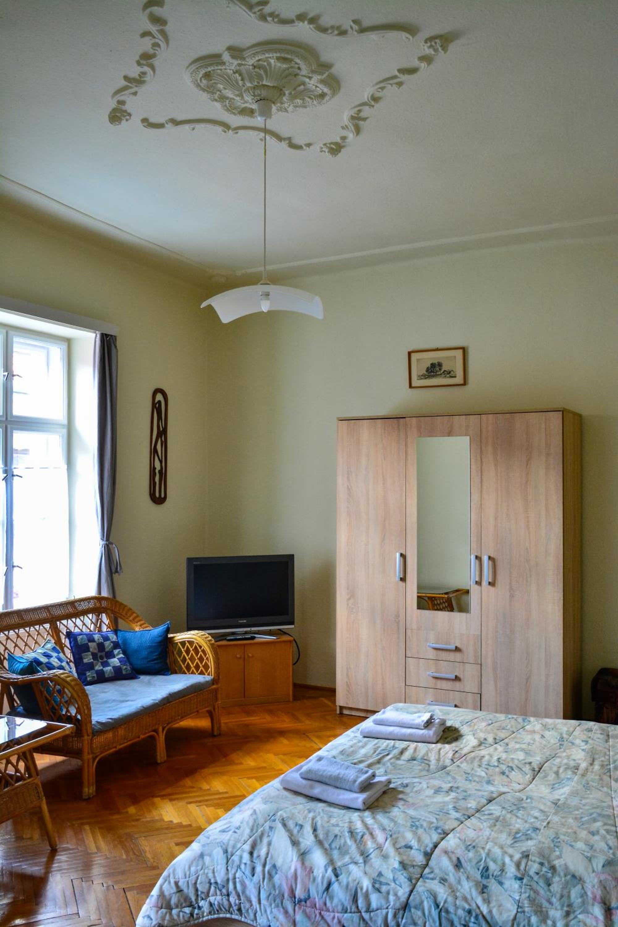 Economy Apartment - Photo 13
