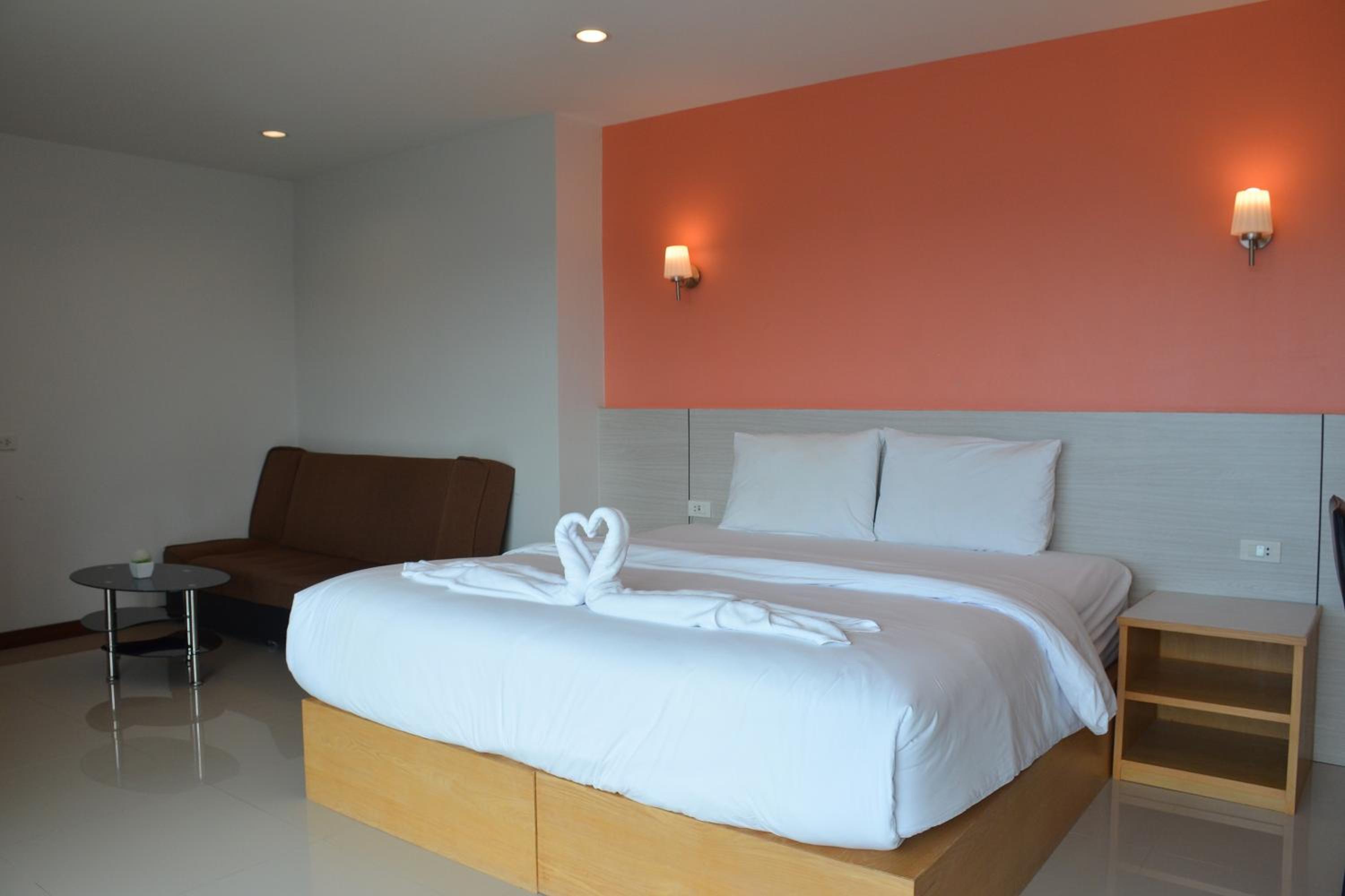 Deluxe Double Room - Photo 9