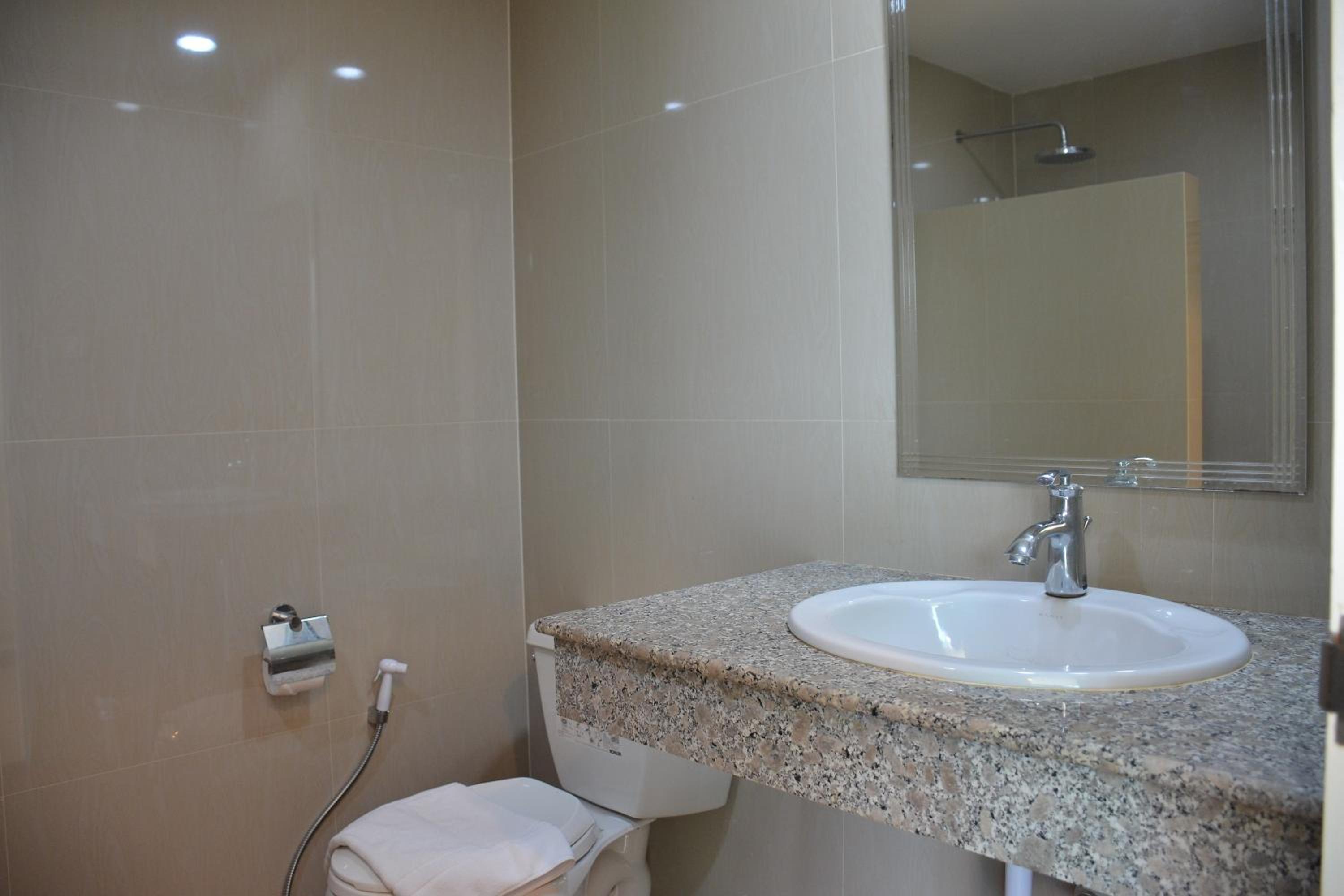 Deluxe Double Room - Photo 10