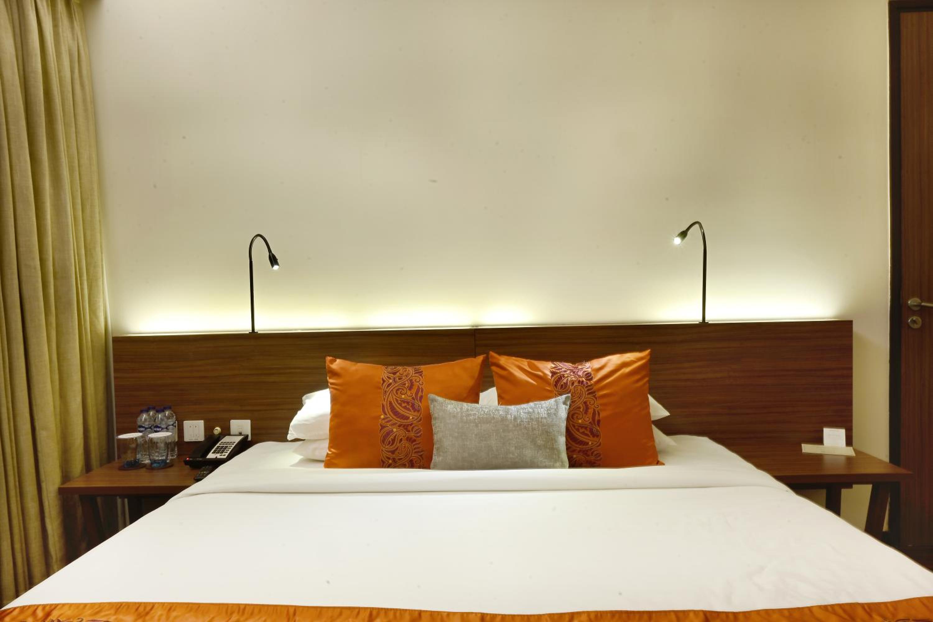 Deluxe Suite city view king bed with one way airport transfer Deluxe Suite city view king bed with one way airport transfer