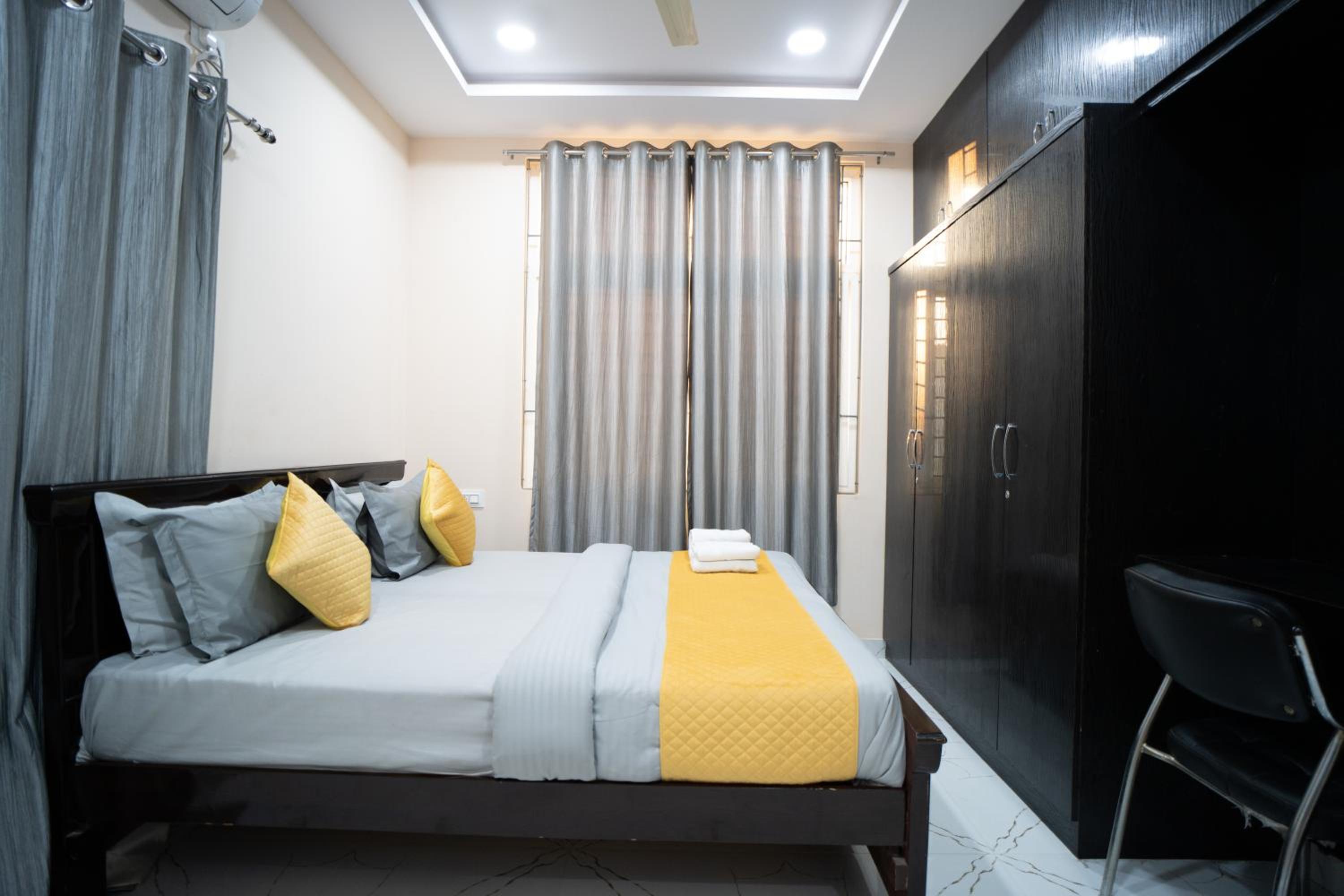 Deluxe Room - Photo 15