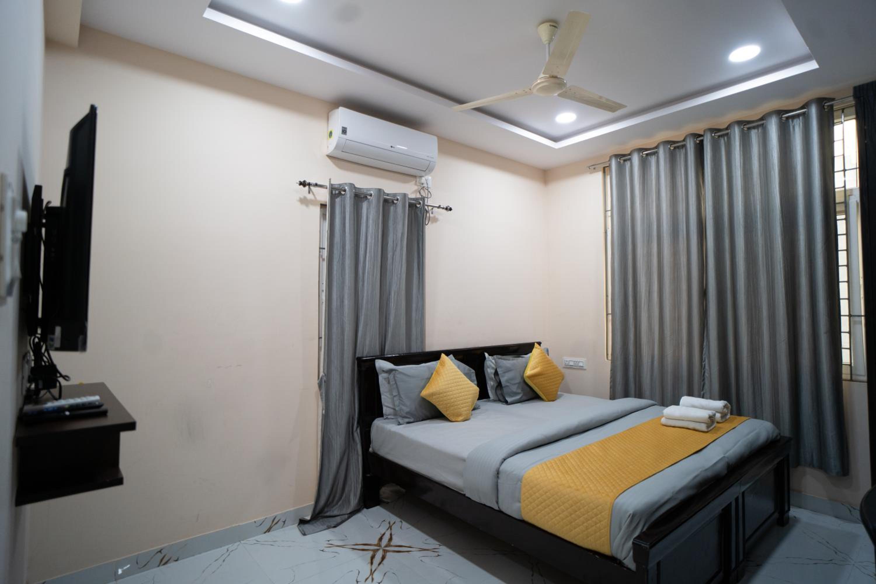 Deluxe Room - Photo 9