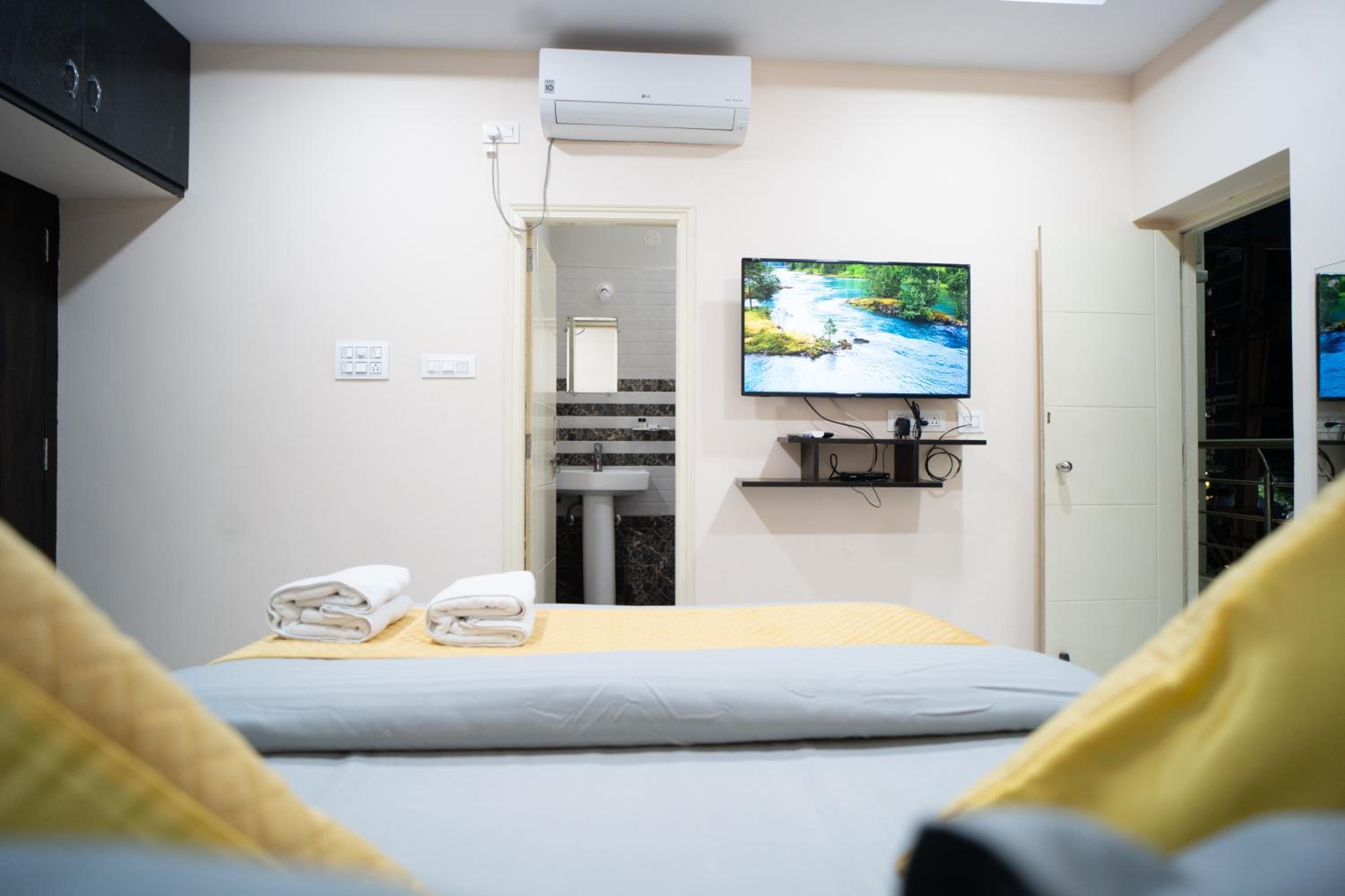 Deluxe Room - Photo 6