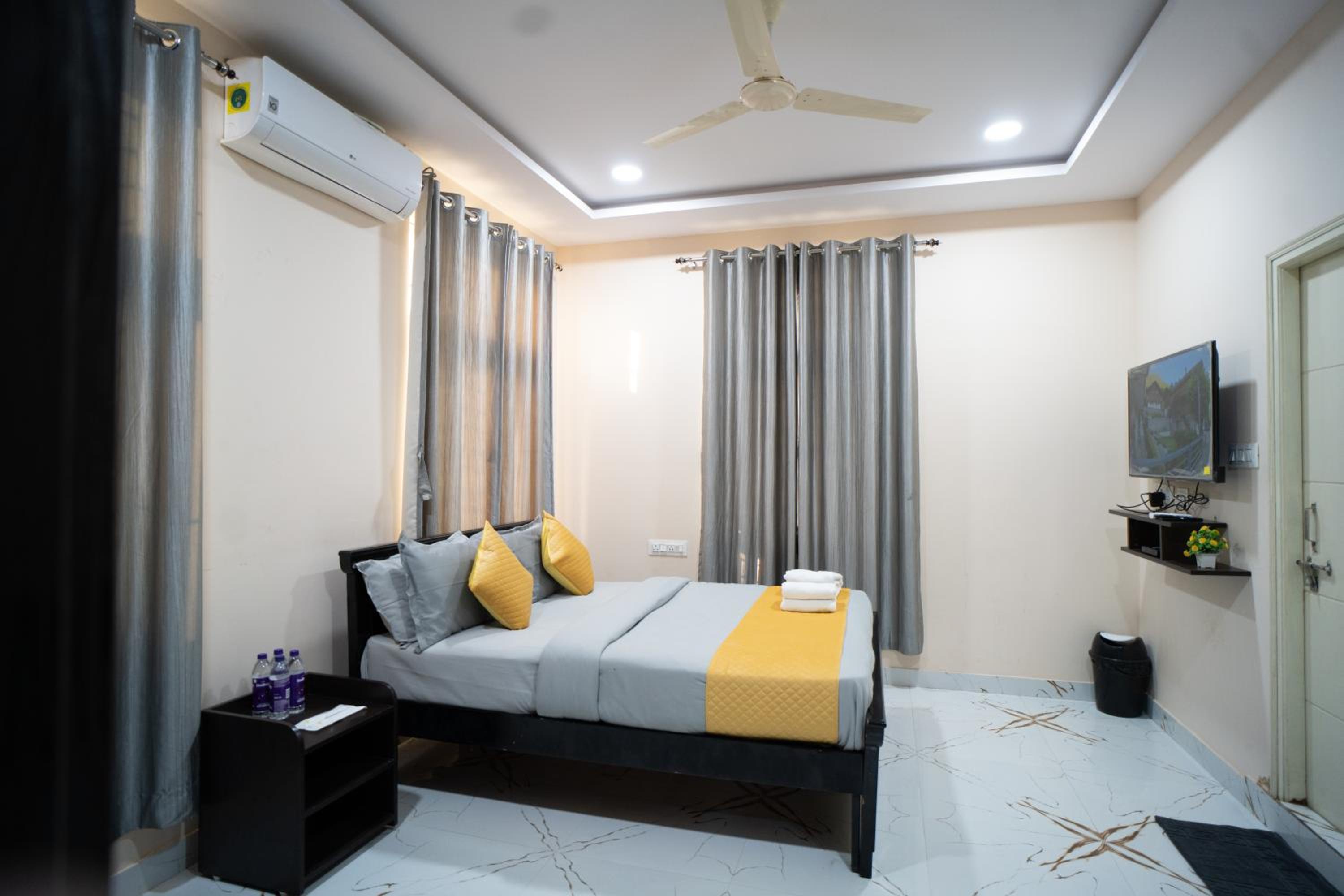 Deluxe Room - Photo 5