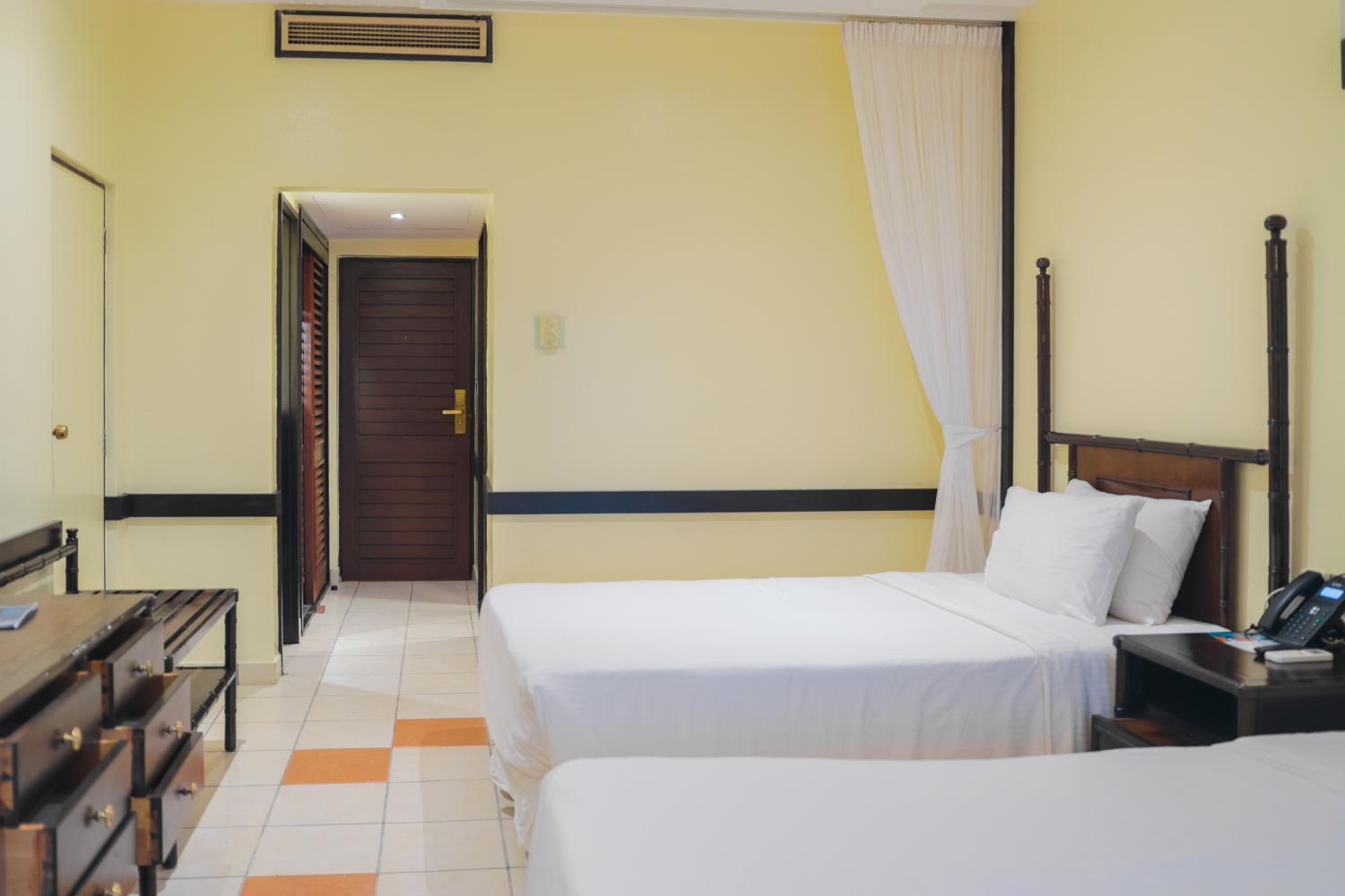 Deluxe Twin Room photo 3