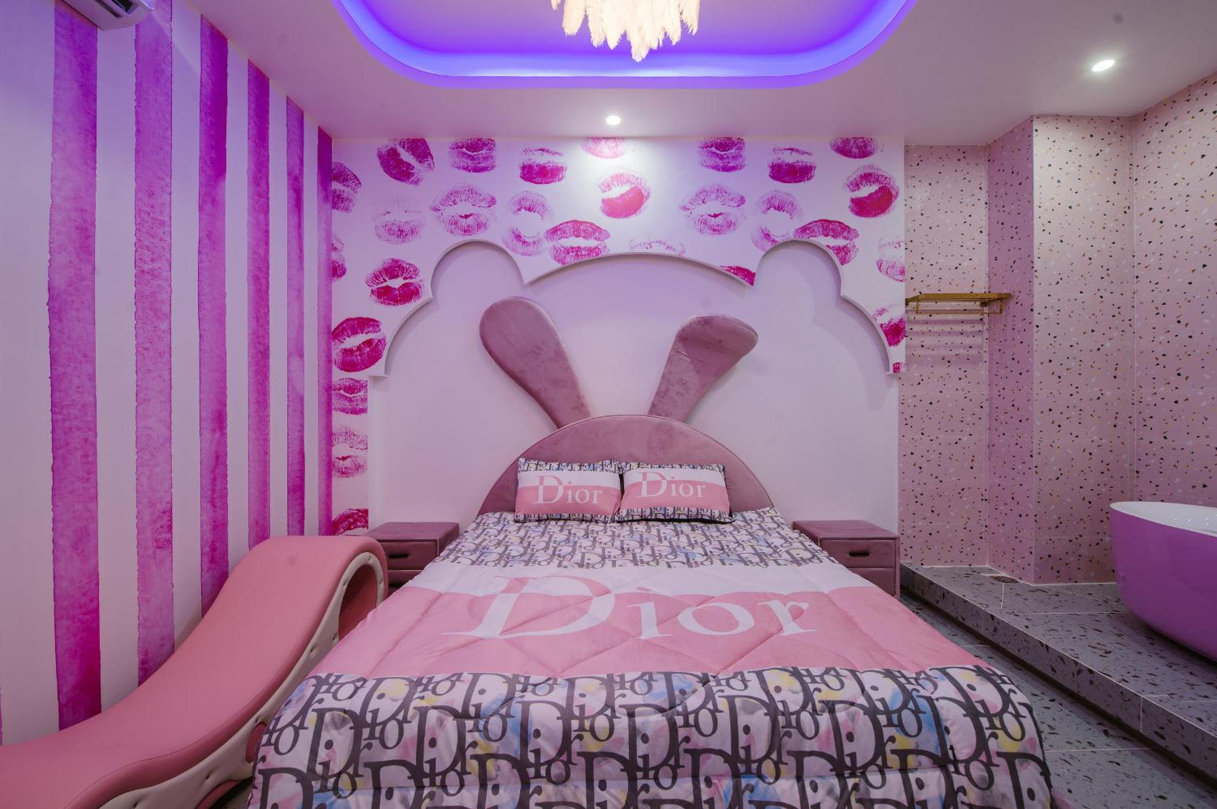 Double Room - Photo 17