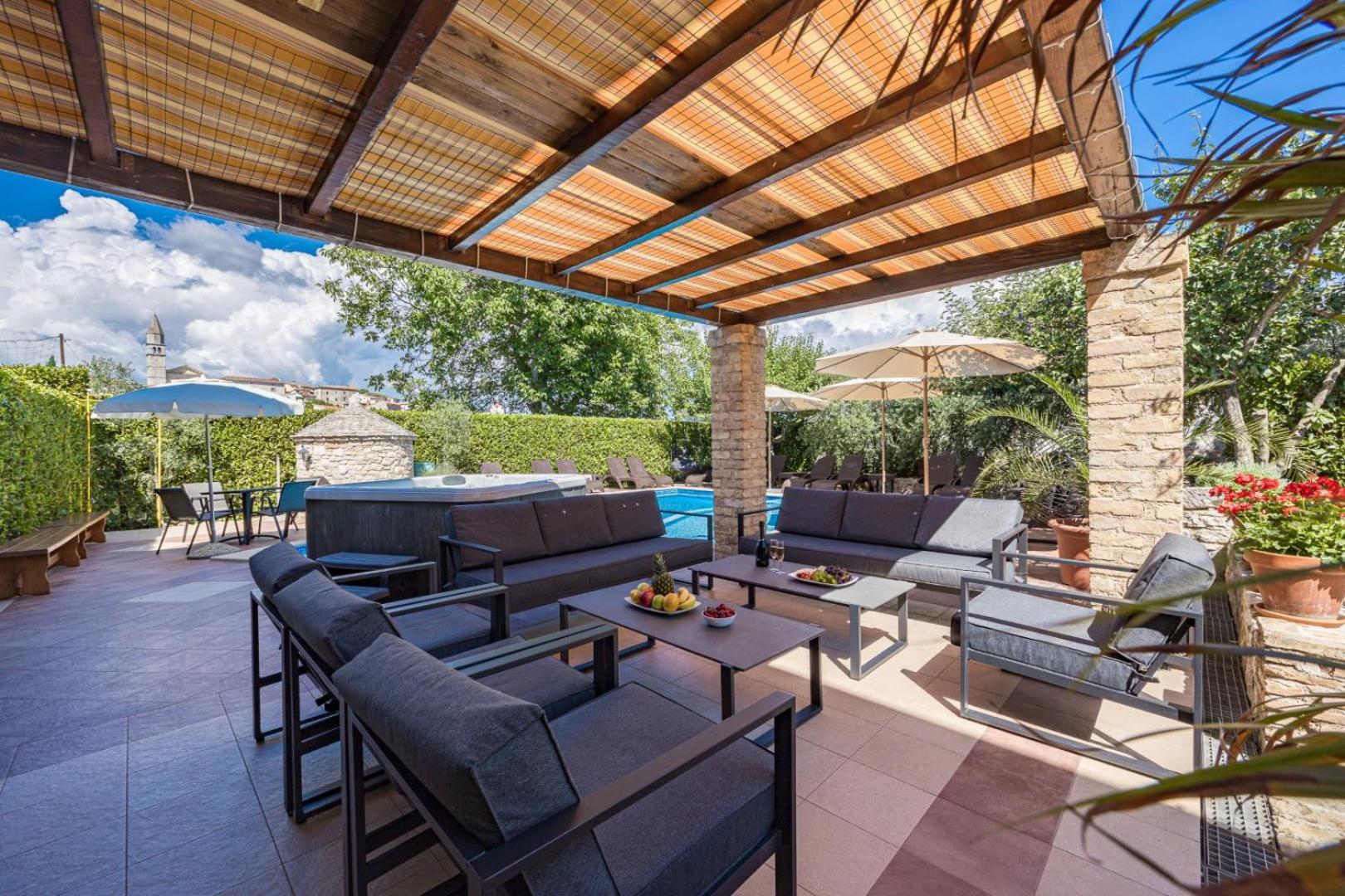 Villa photo 3