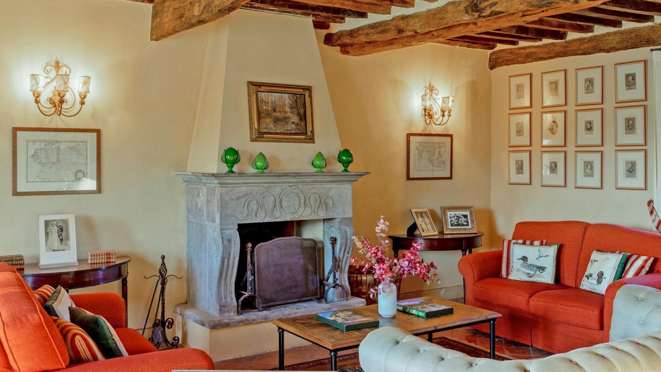 Six-Bedroom Villa  photo 1