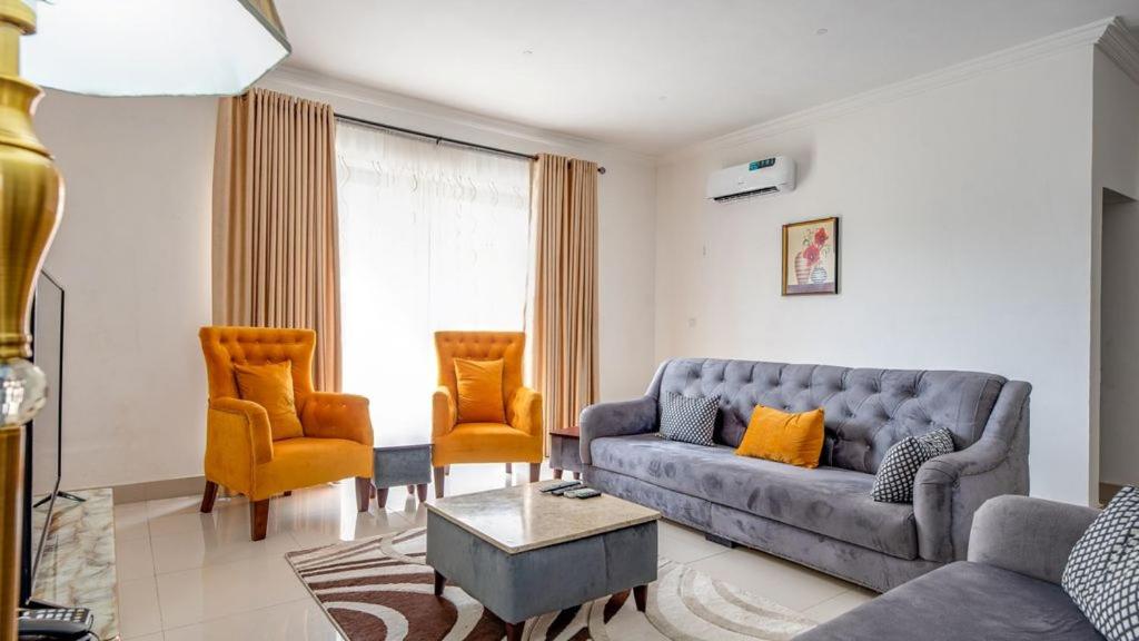 Three-Bedroom Apartment - Photo 9