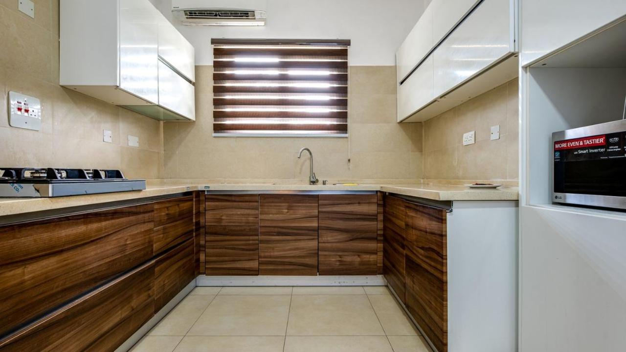 Four-Bedroom Apartment - Photo 4