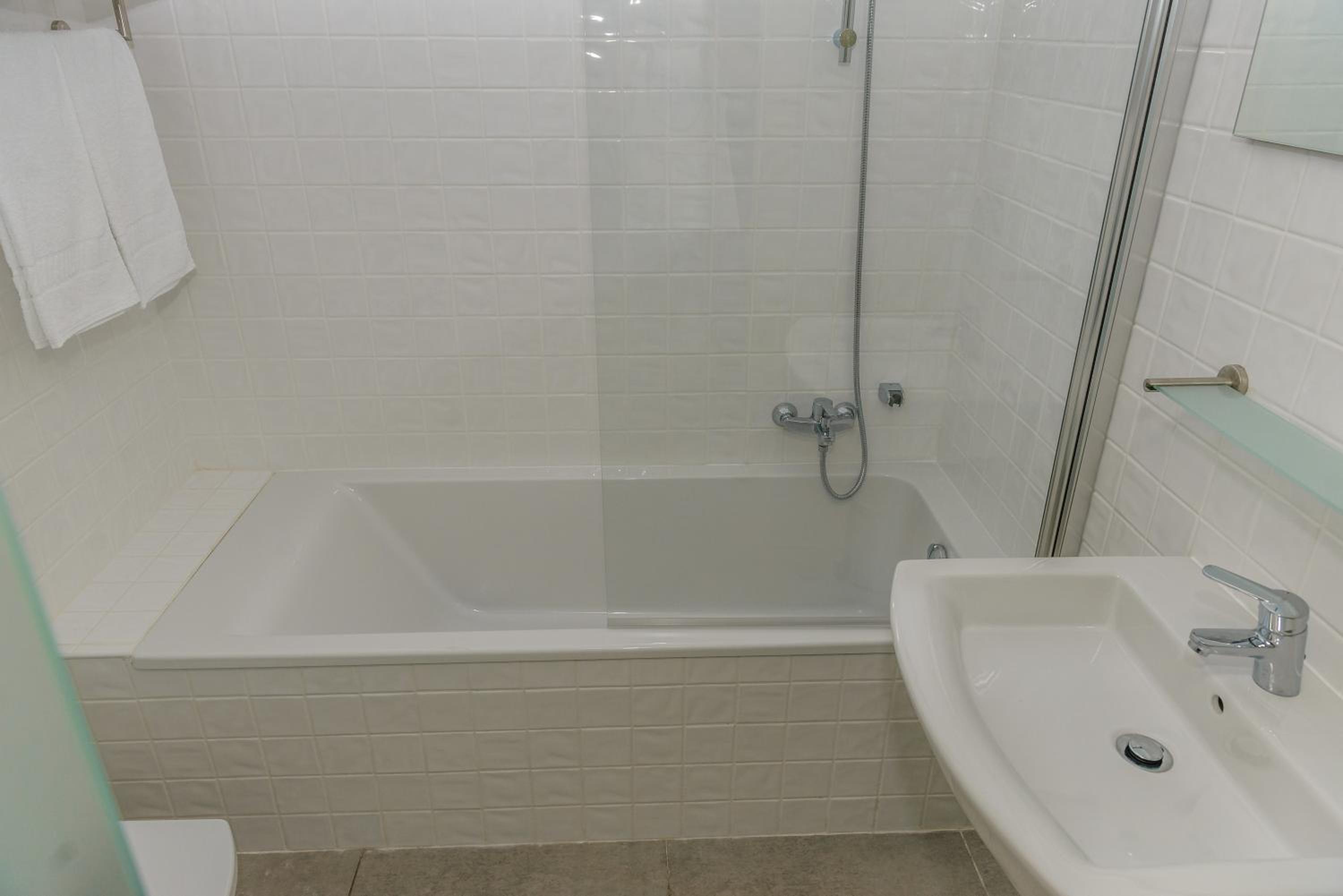 Premium Room - Photo 10