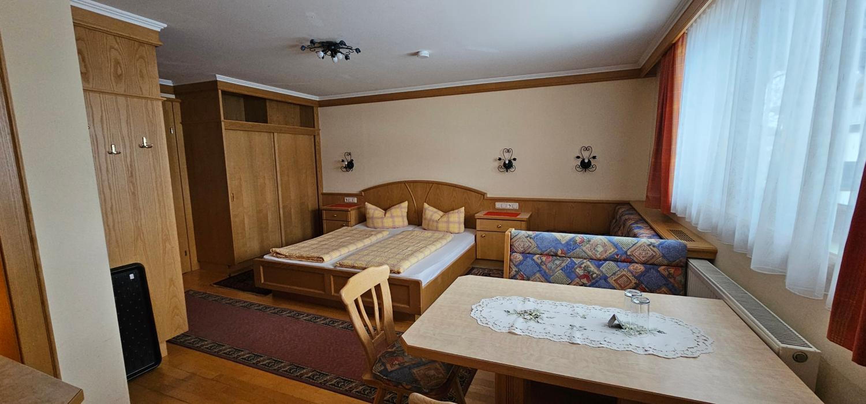 Family Room photo 1