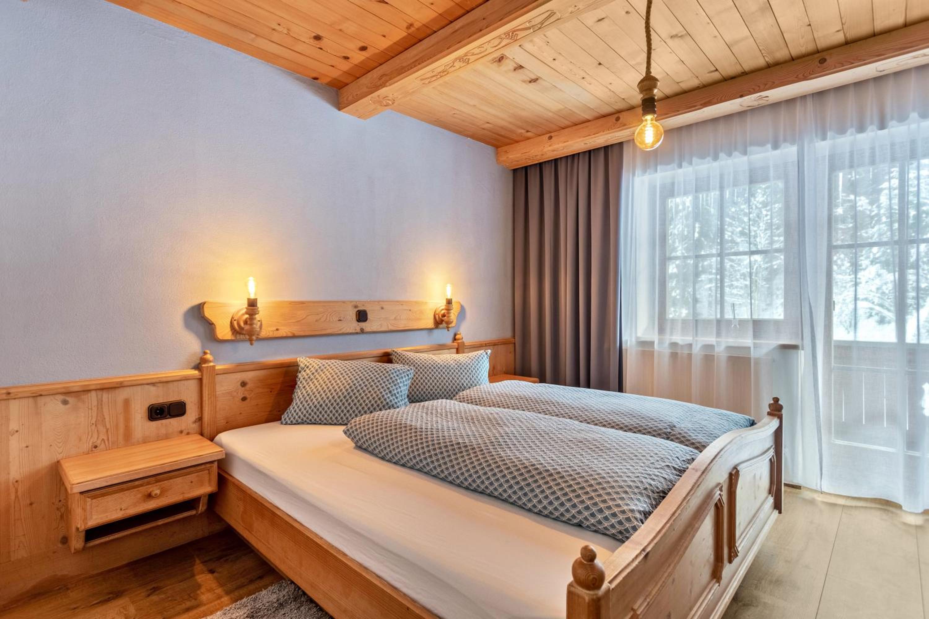 Two-Bedroom Deluxe Apartment with Garden View photo 1