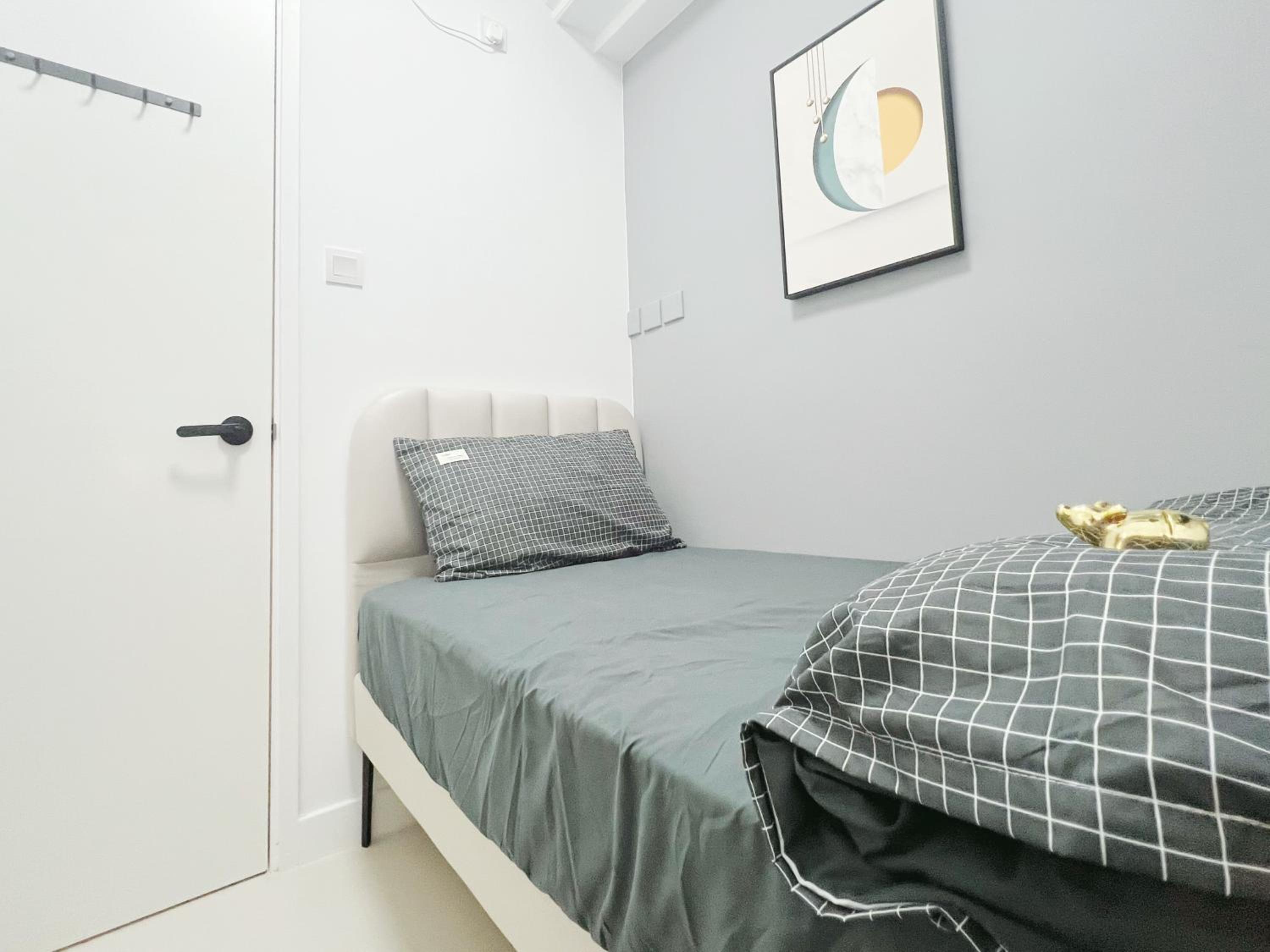 Small Single Room