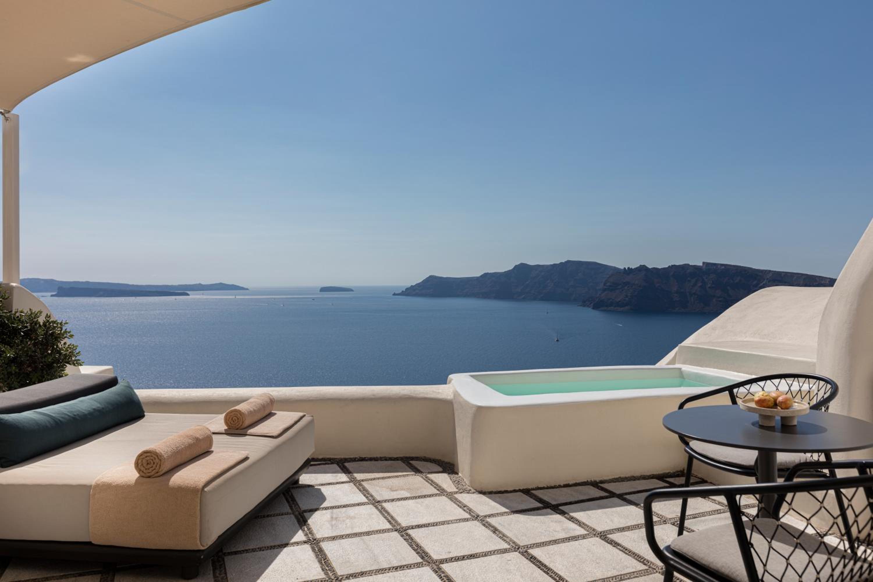 Honeymoon Suite  with Plunge Pool - Photo 5