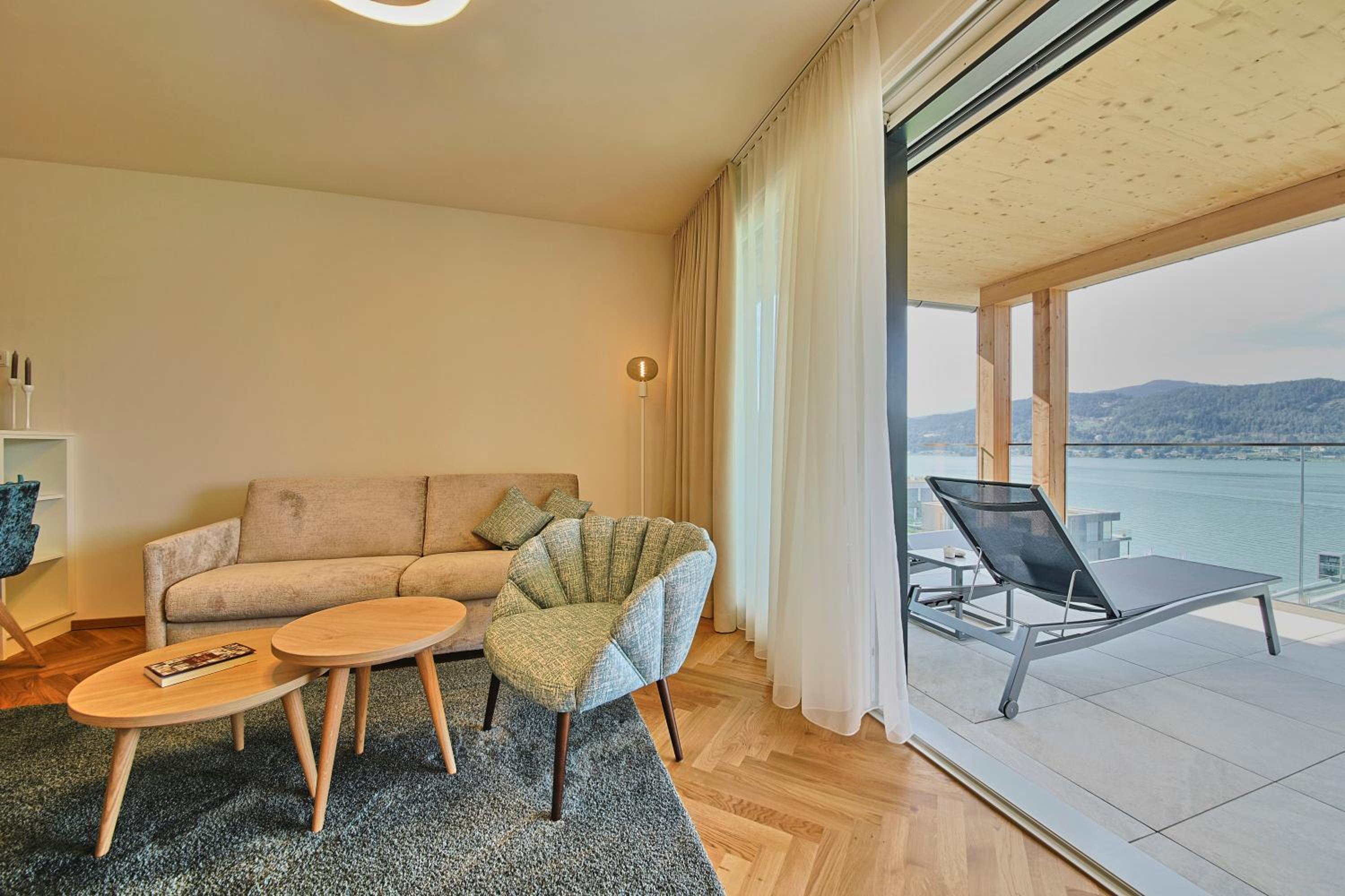 Suite with Lake View photo 1