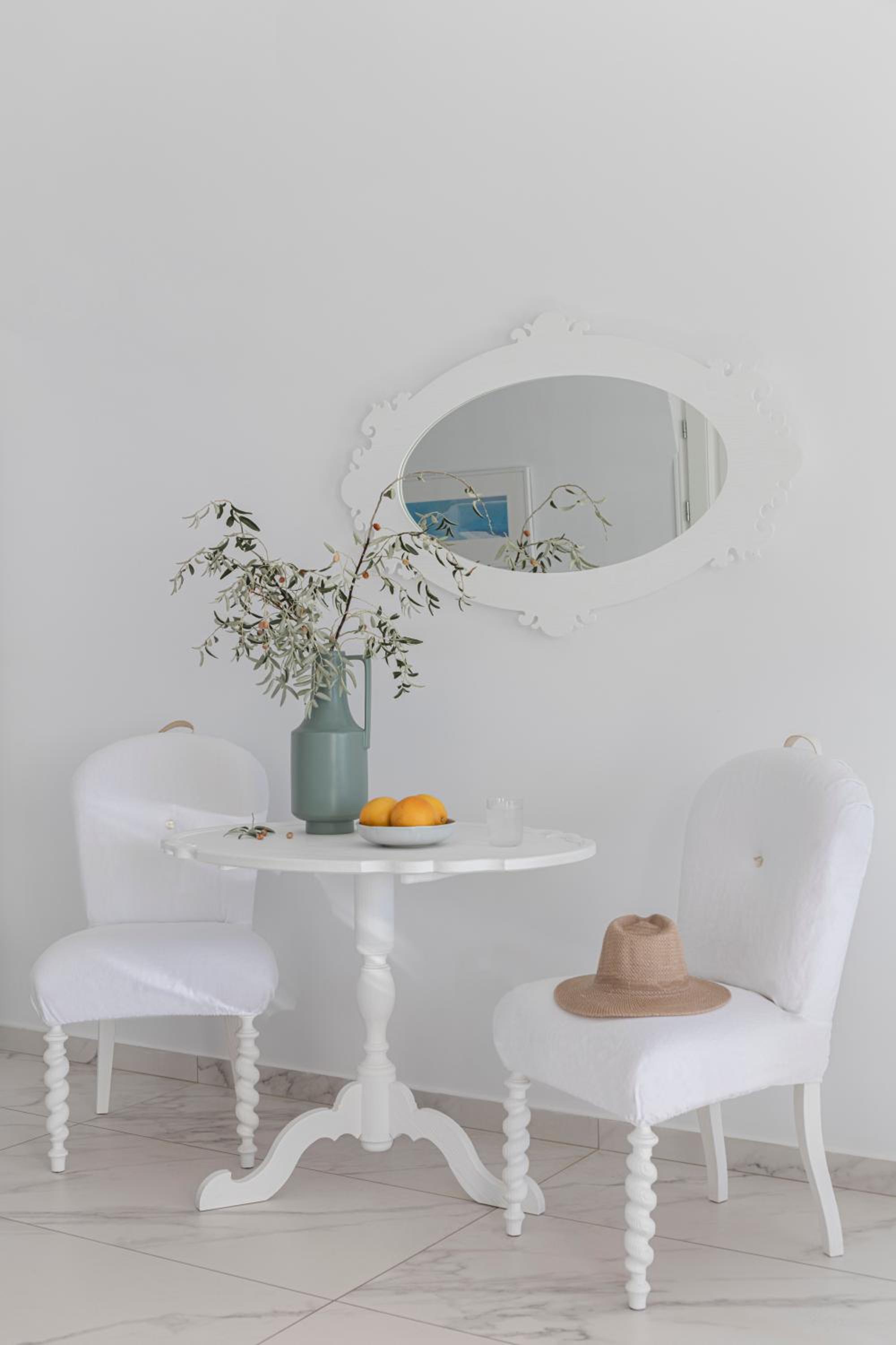 Pool Suite - Photo 18