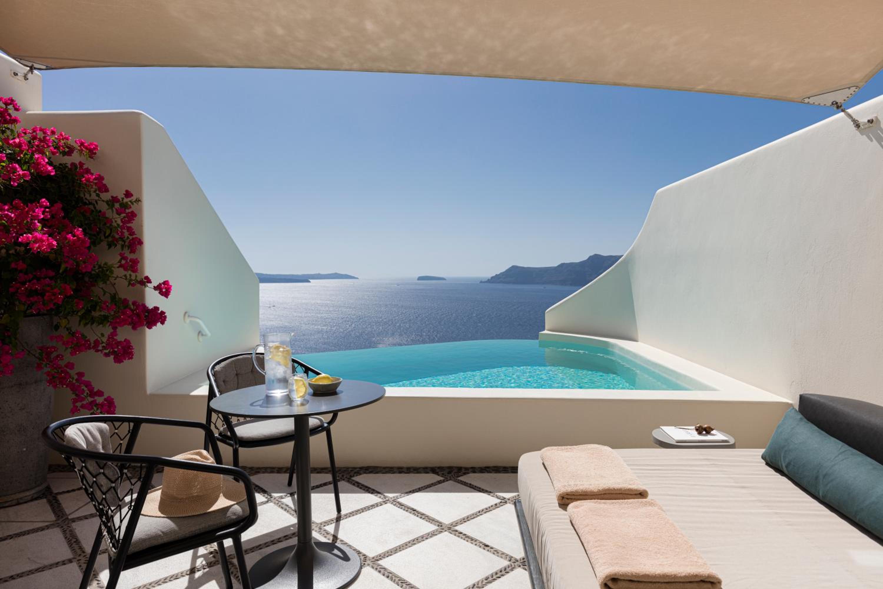 Pool Suite - Photo 11