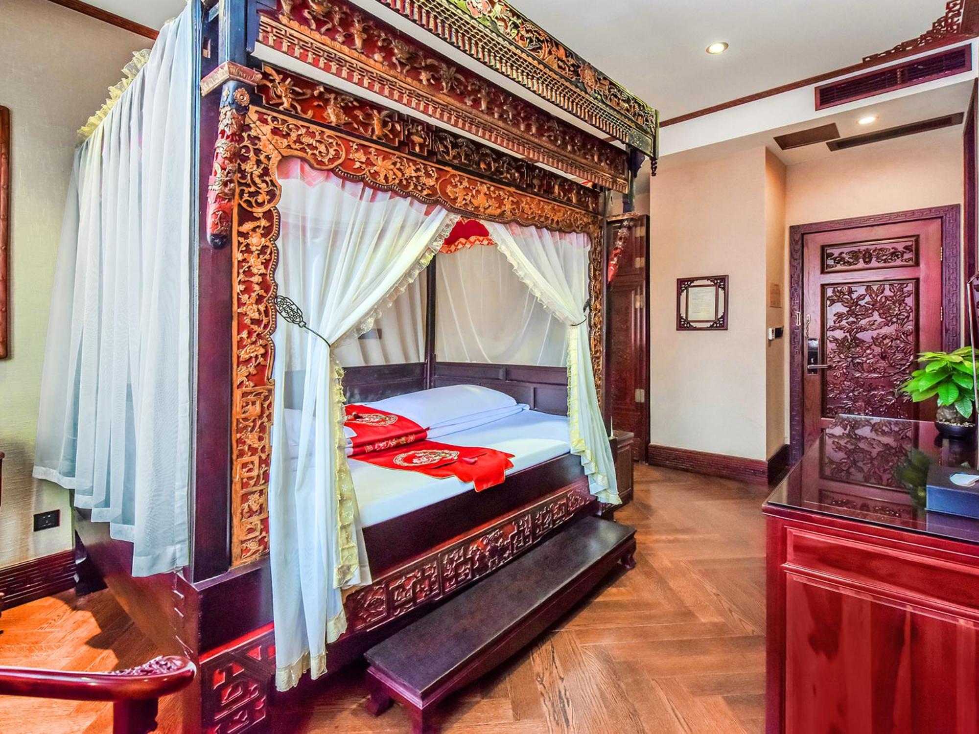 Traditional Chinese Queen Room  photo 1