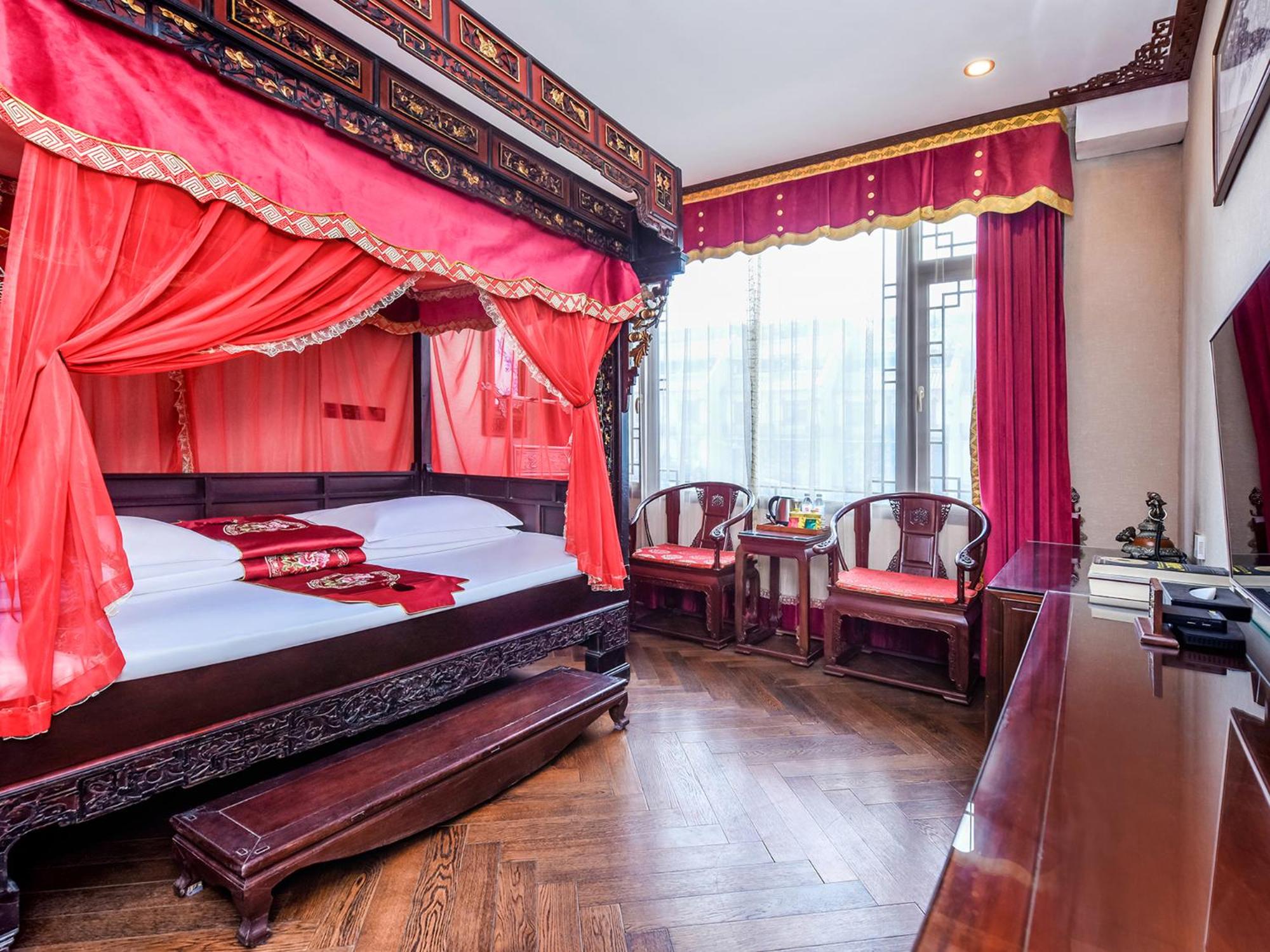 Traditional Chinese Queen Room  photo 2