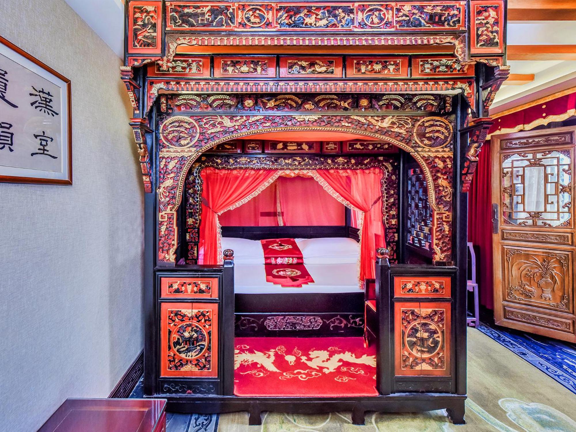 Traditional Chinese Family Room photo 3