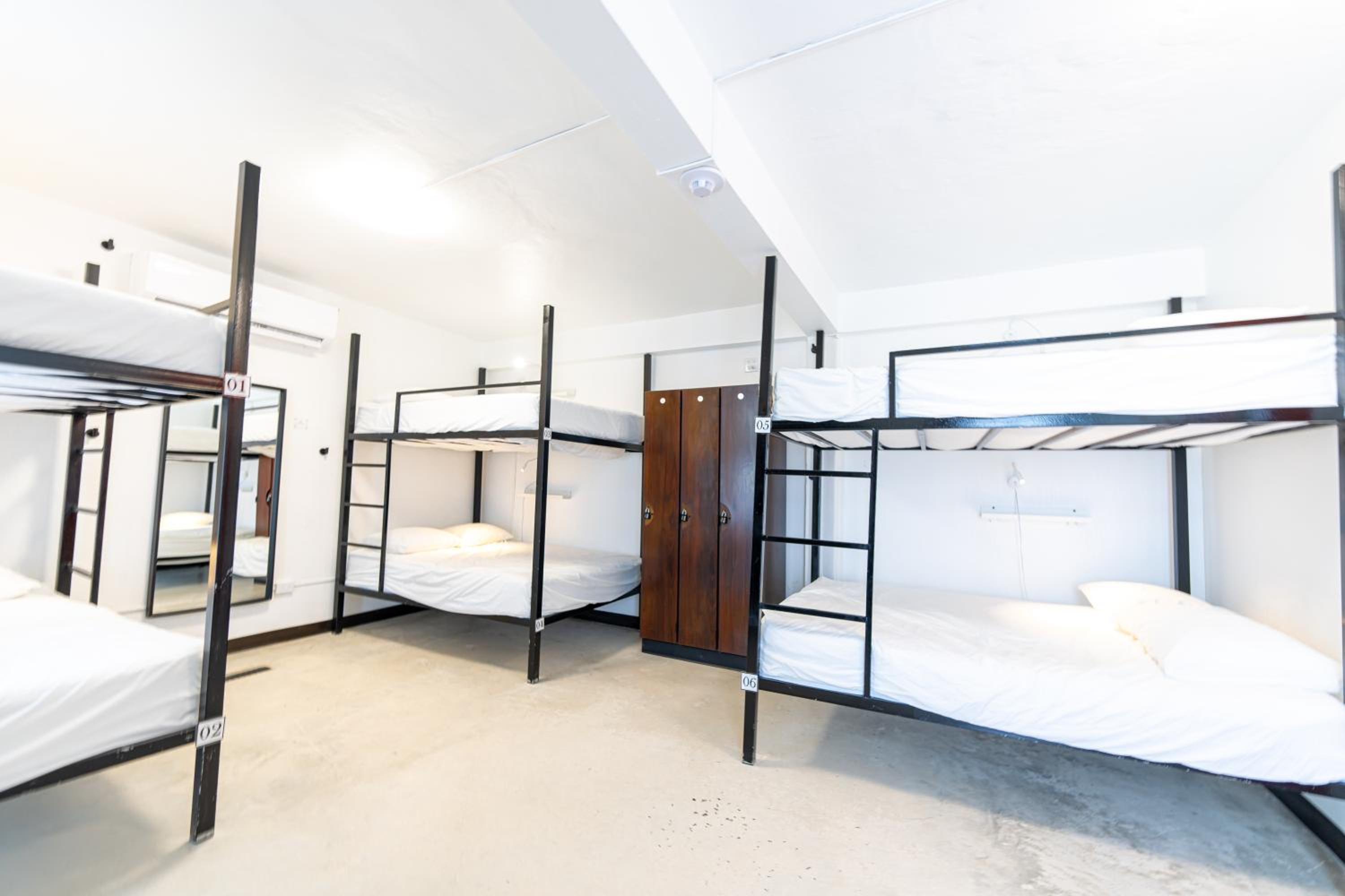 Bed in 6-Bed Female Dormitory Room photo 2