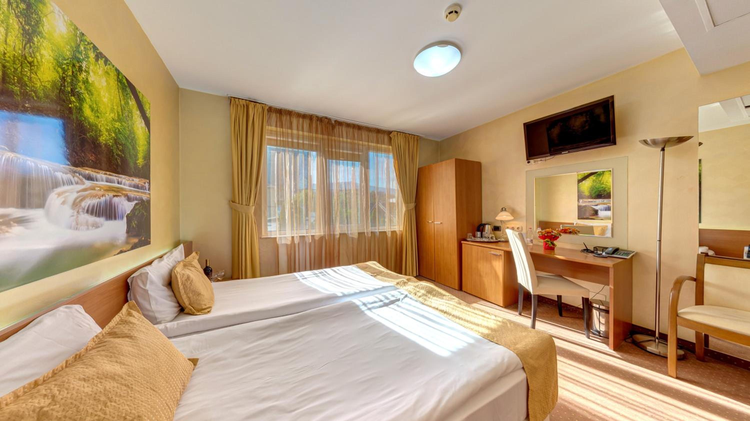Double Room with Free Underground Parking