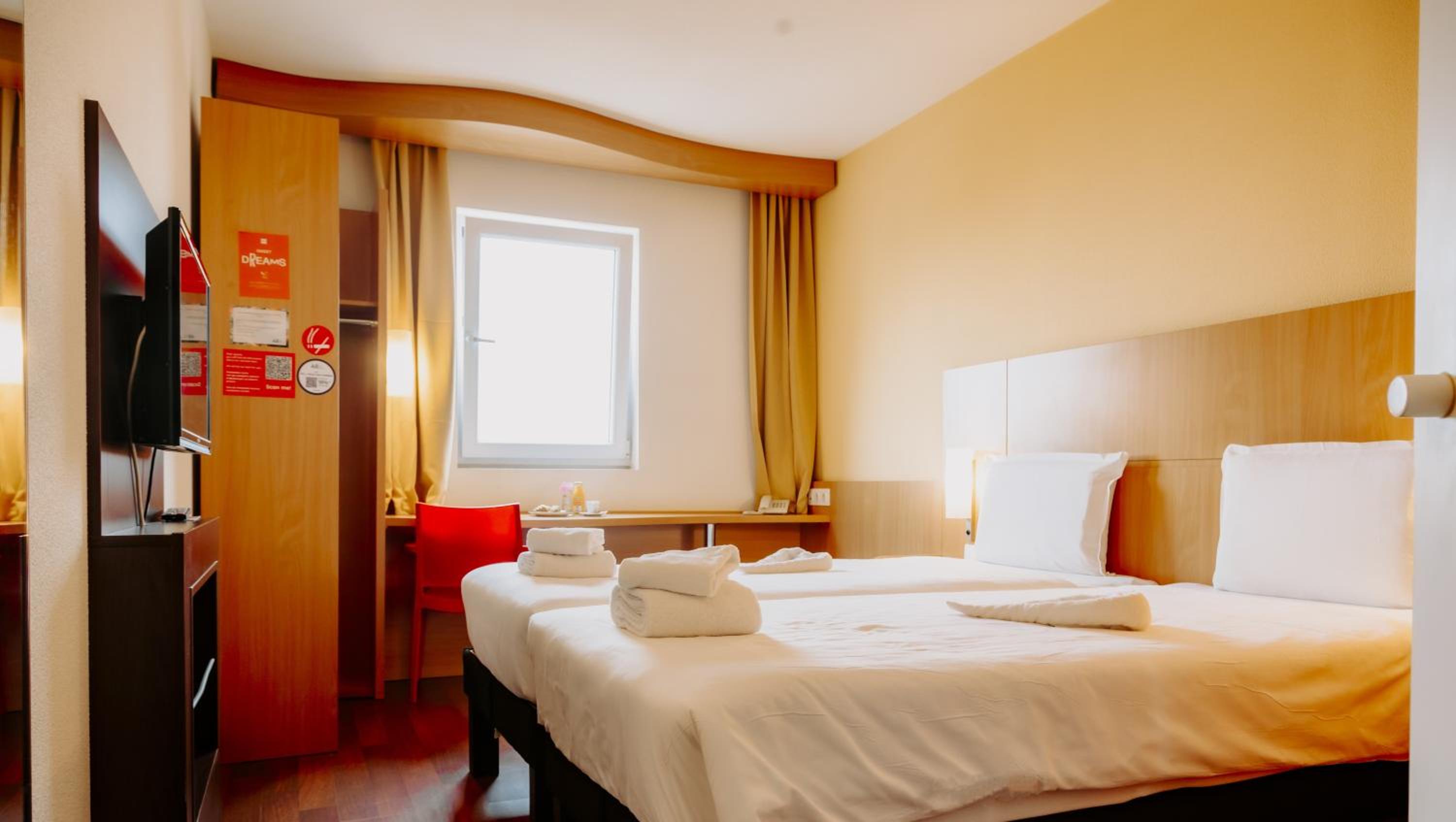 Standard Twin Room photo 2