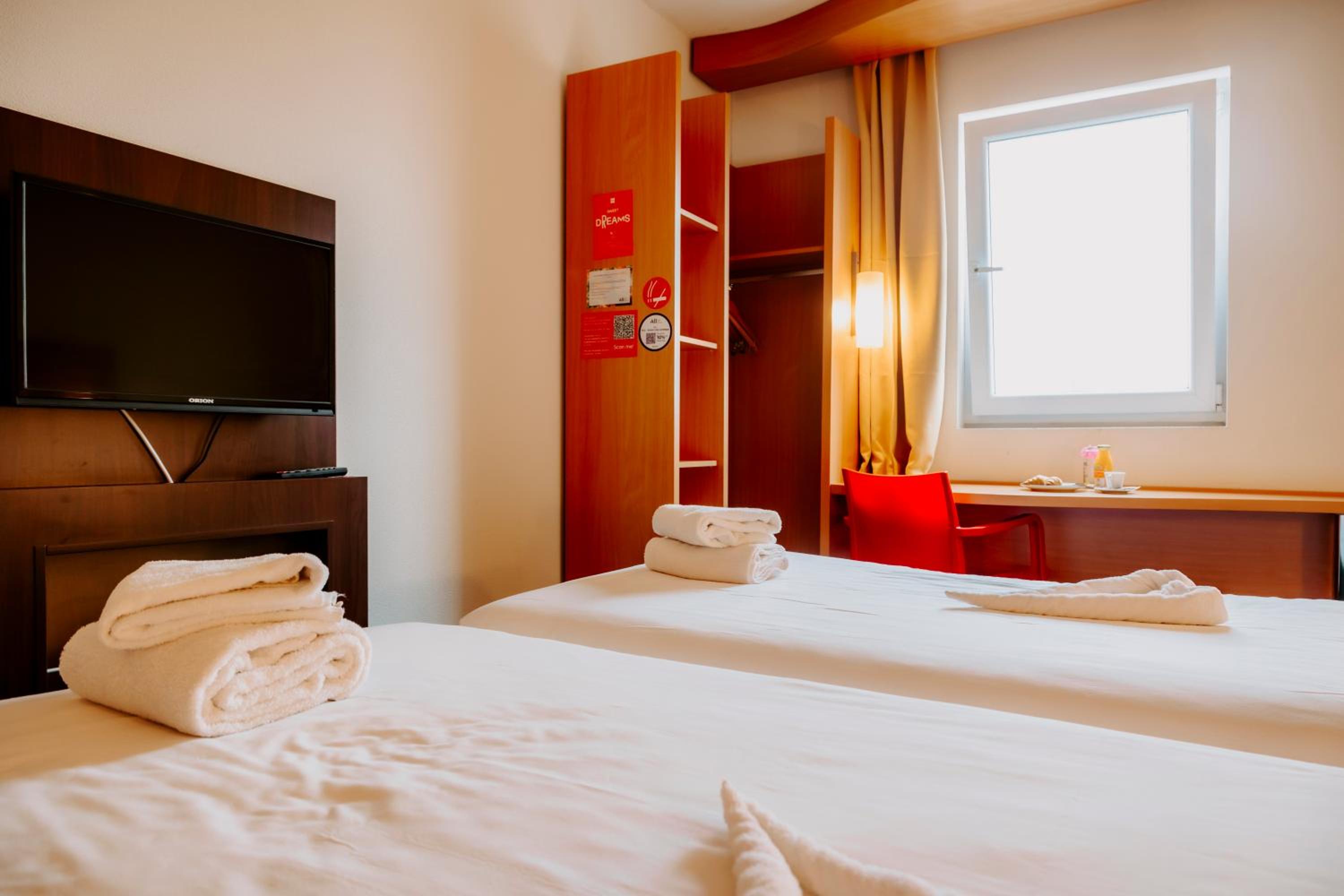 Standard Twin Room photo 3