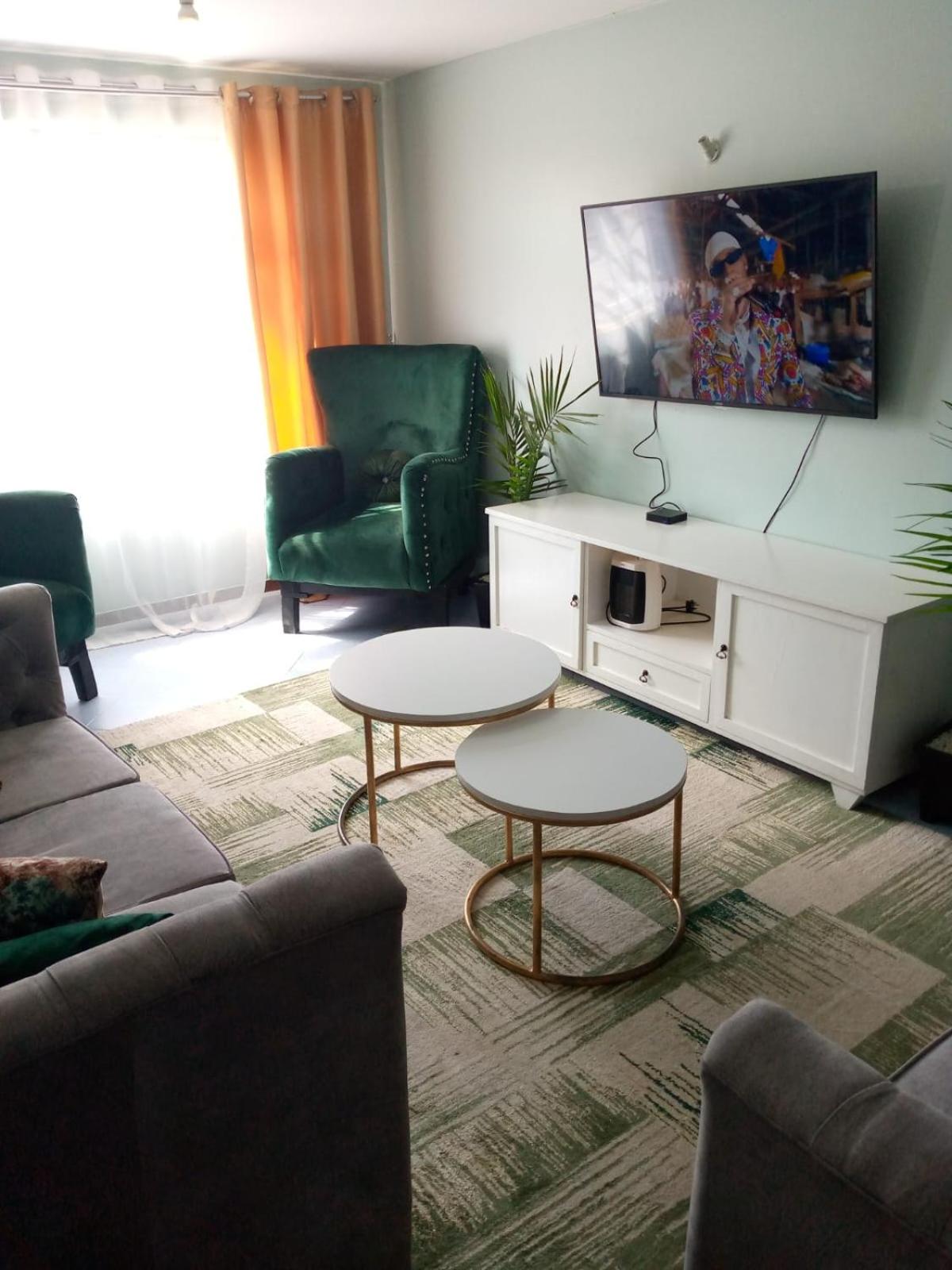 Three-Bedroom Apartment - Photo 8