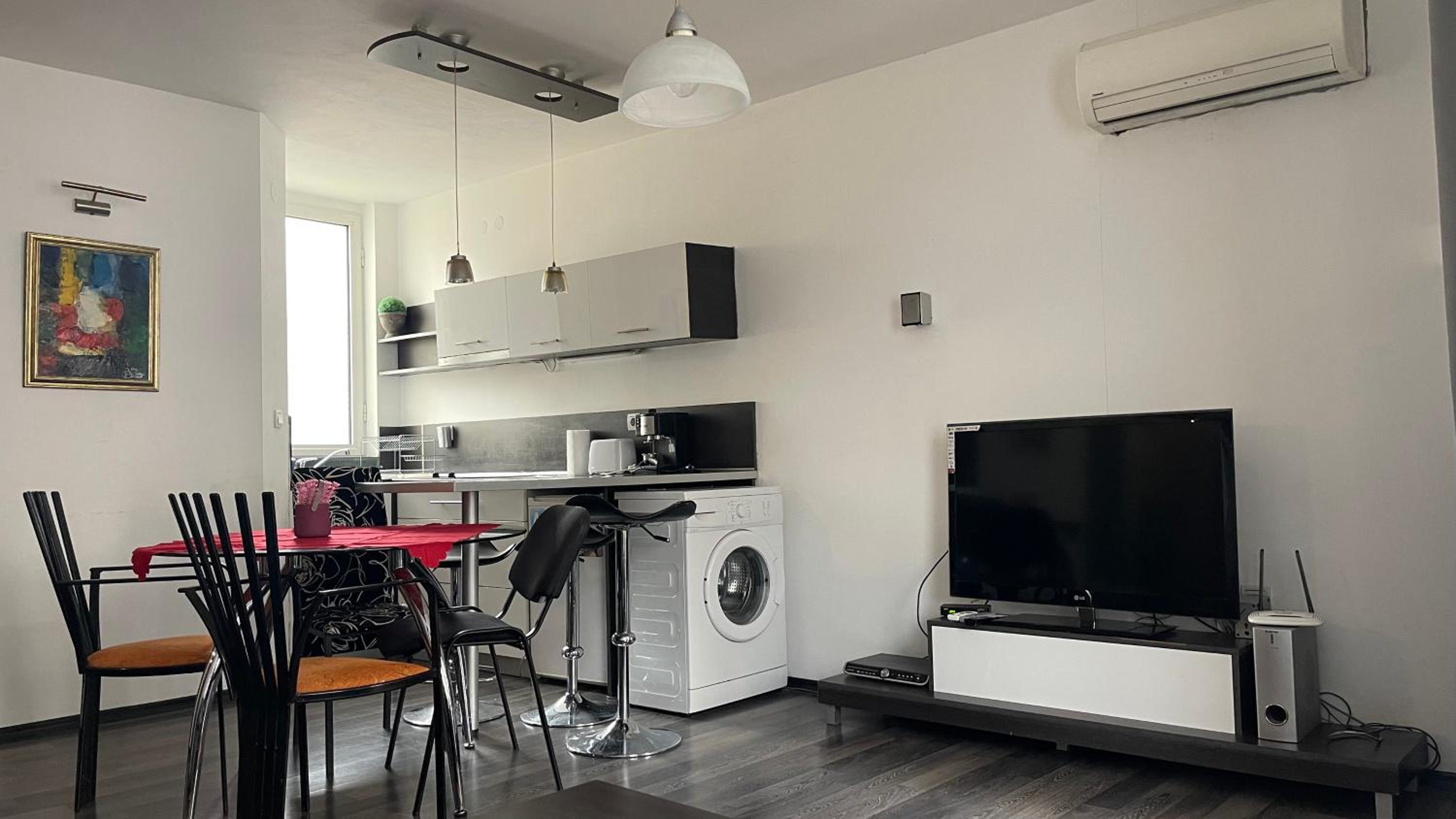 One-Bedroom Apartment-Marie Curie 1A Street - Photo 2