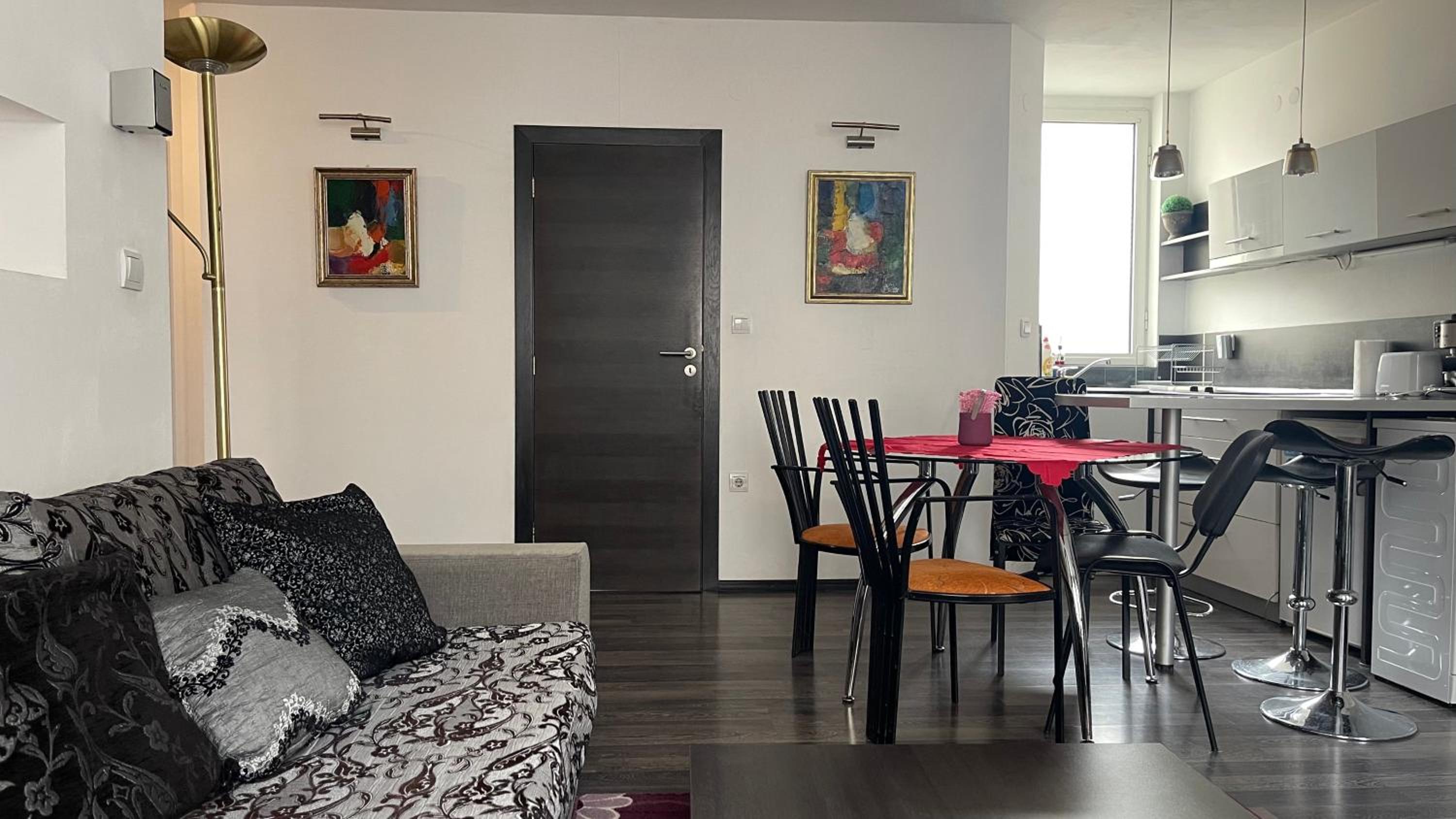 One-Bedroom Apartment-Marie Curie 1A Street - Photo 15