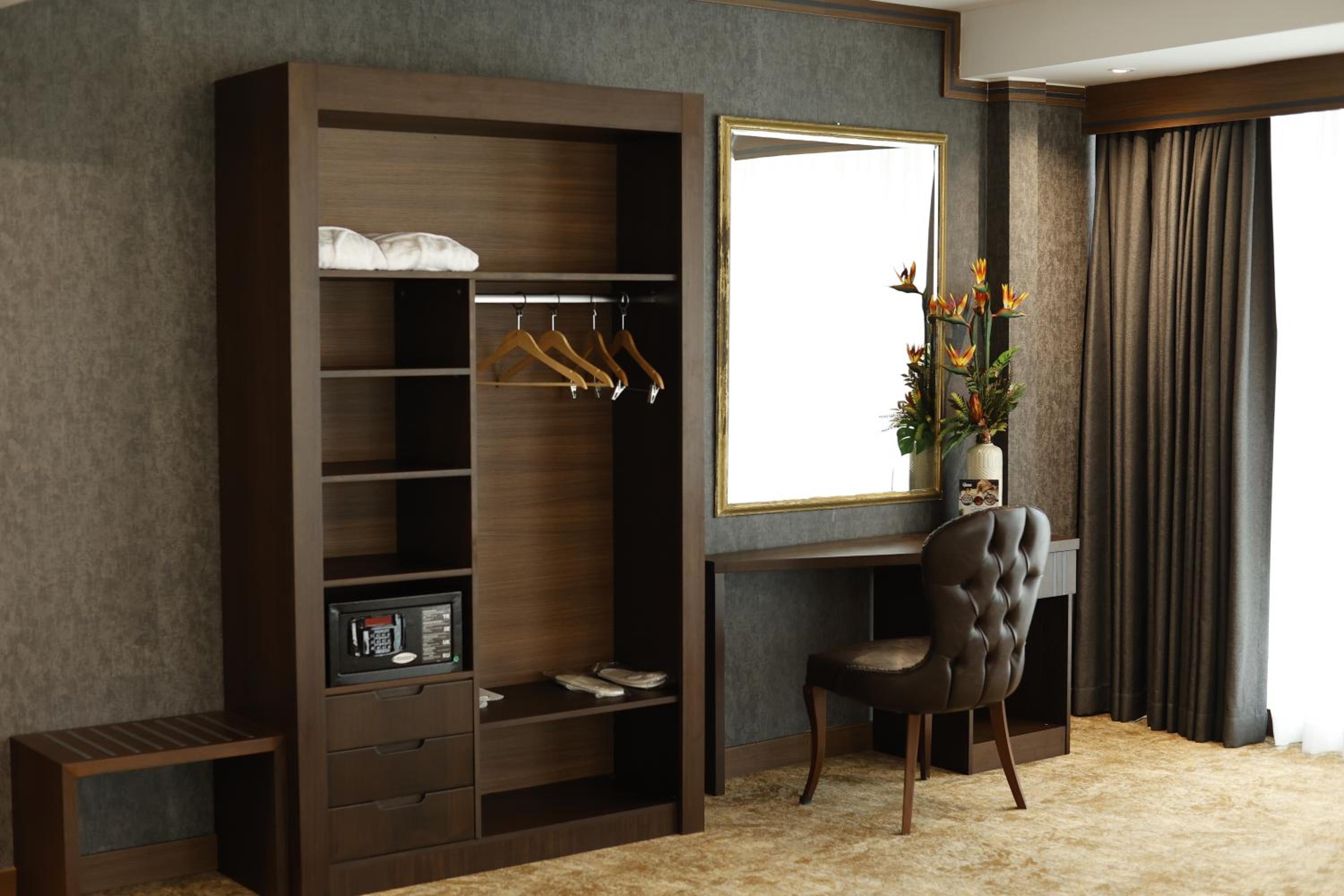 Standard Suite - Photo 2