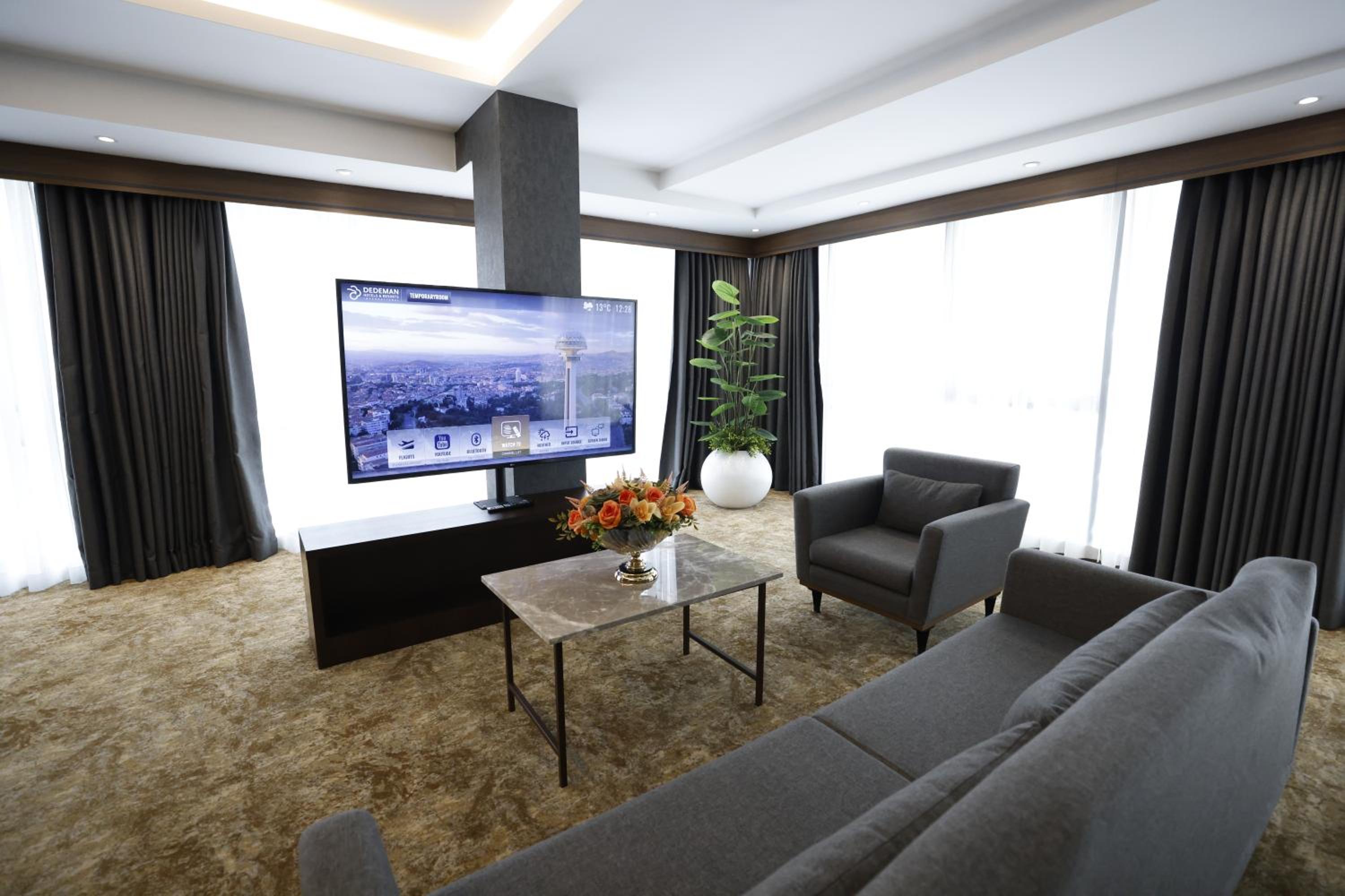 Standard Suite - Photo 9