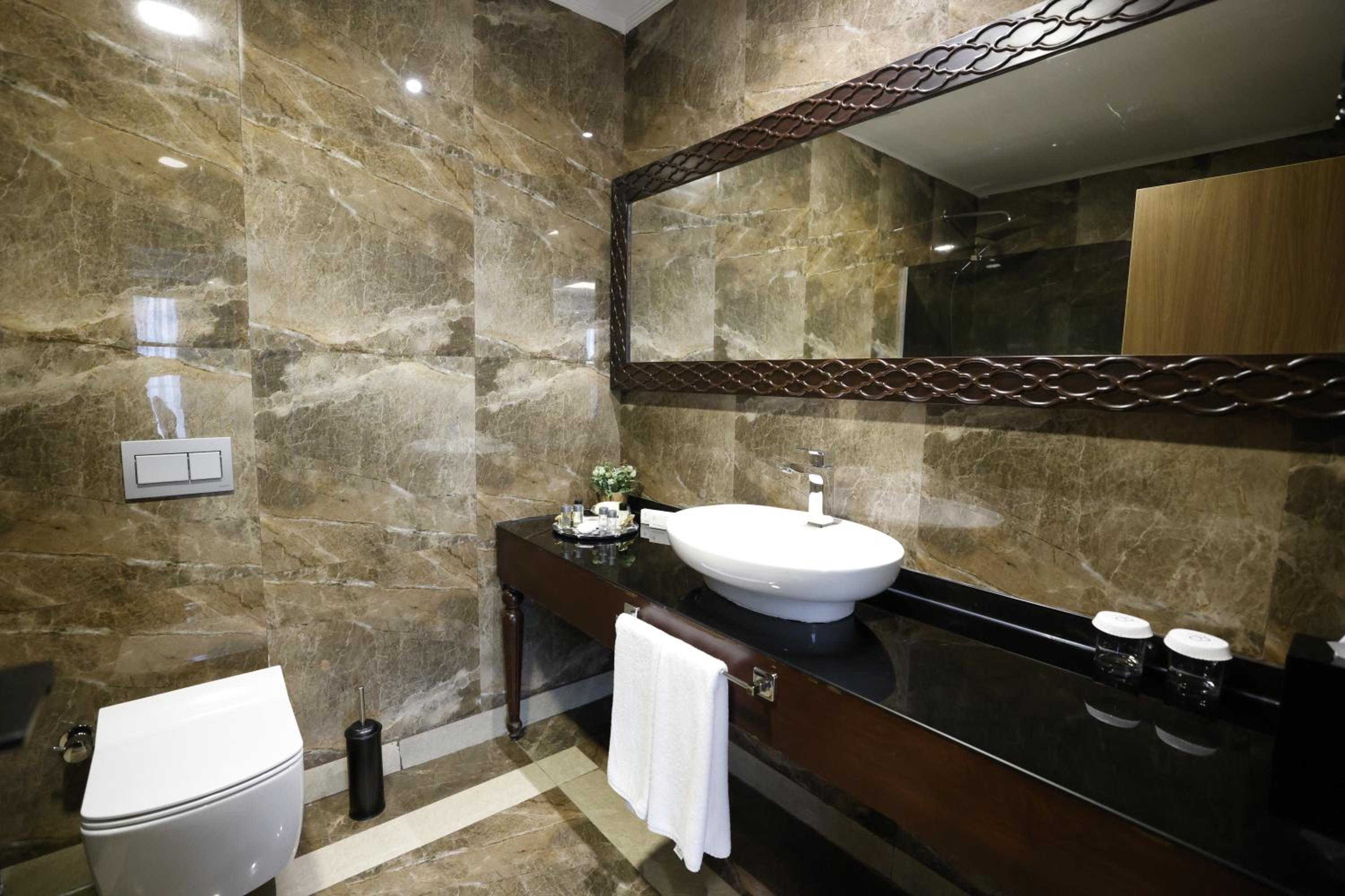 Standard Suite - Photo 3