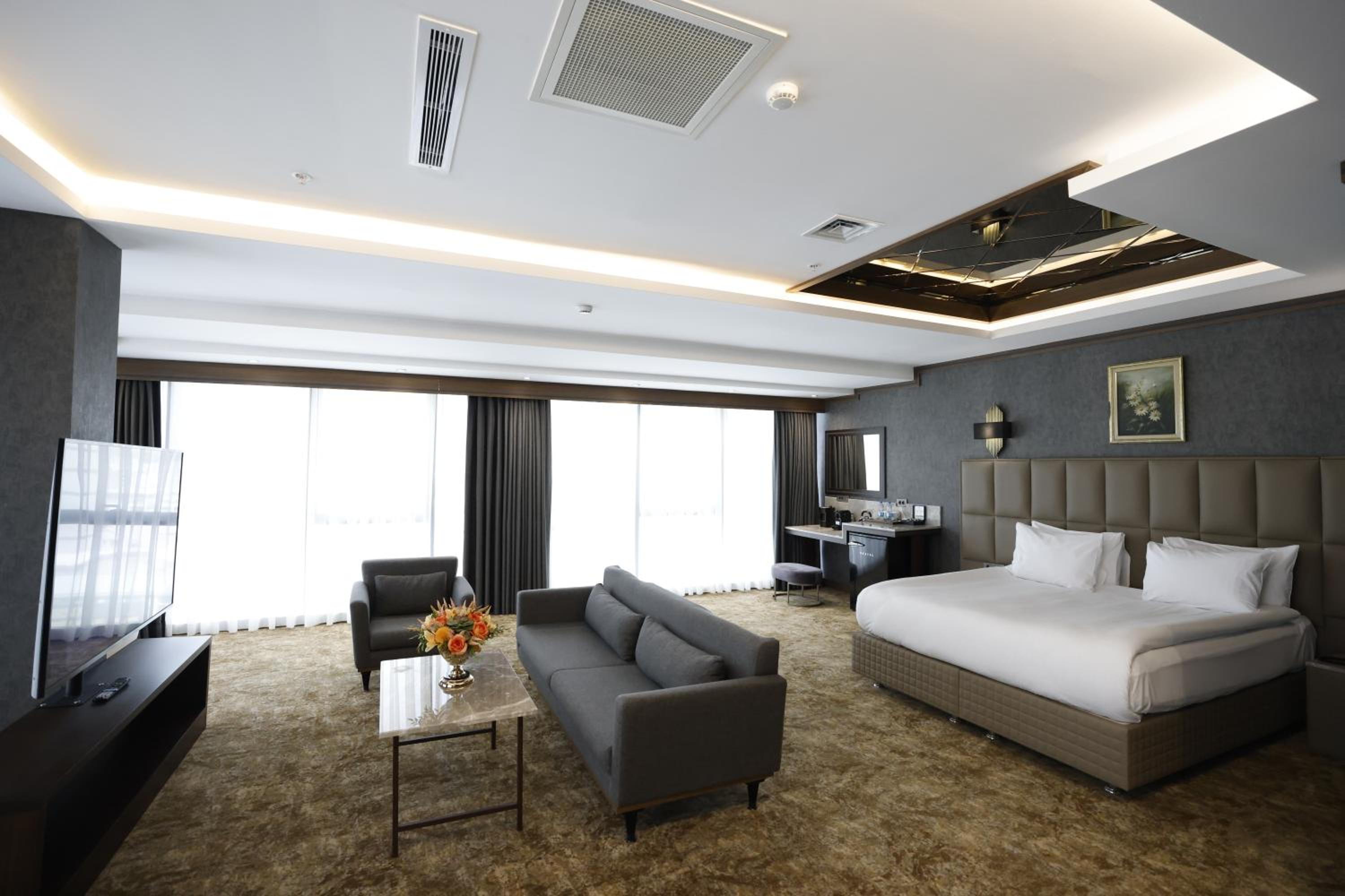 Standard Suite - Photo 6