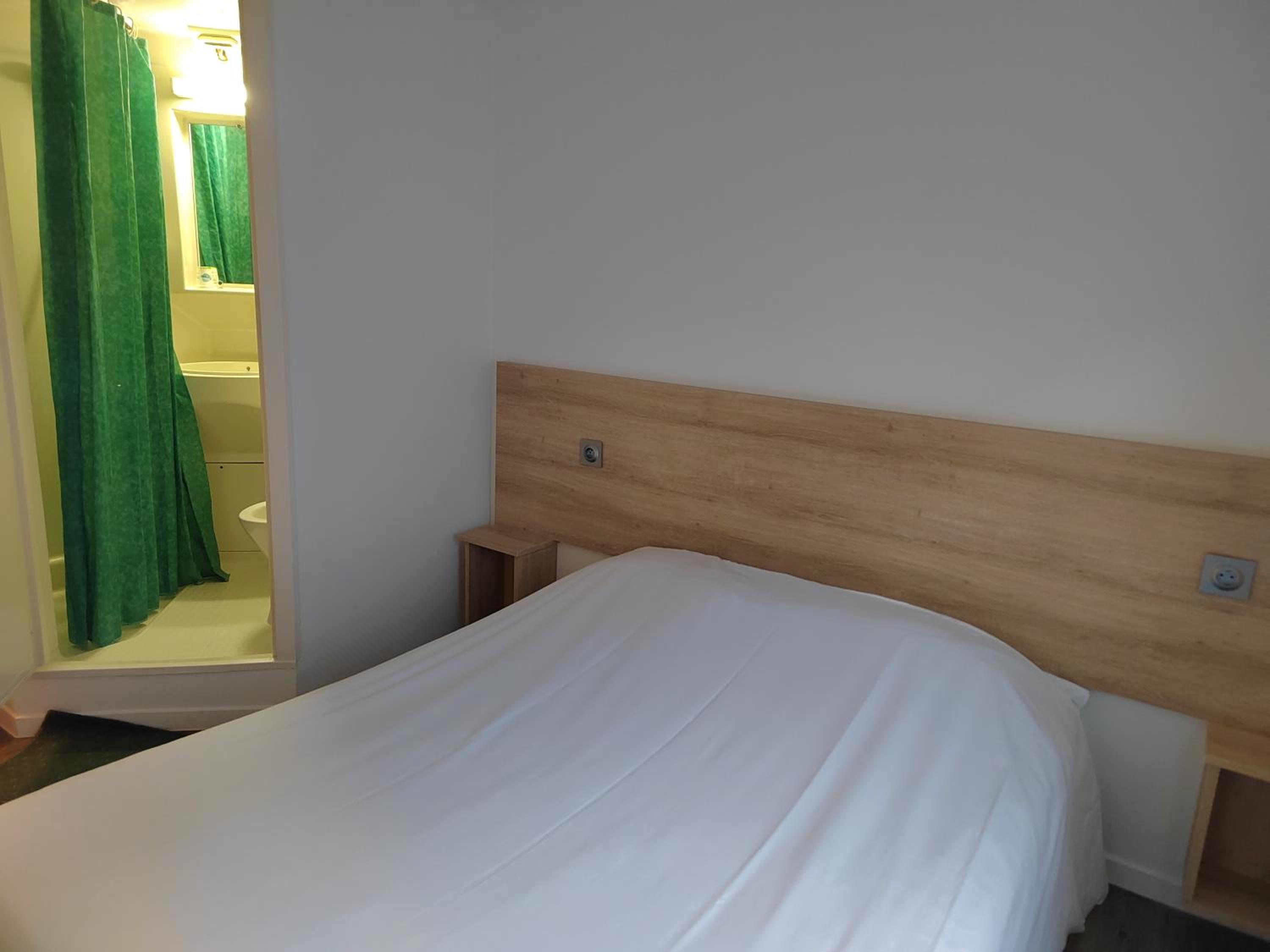 Double Room - Photo 10