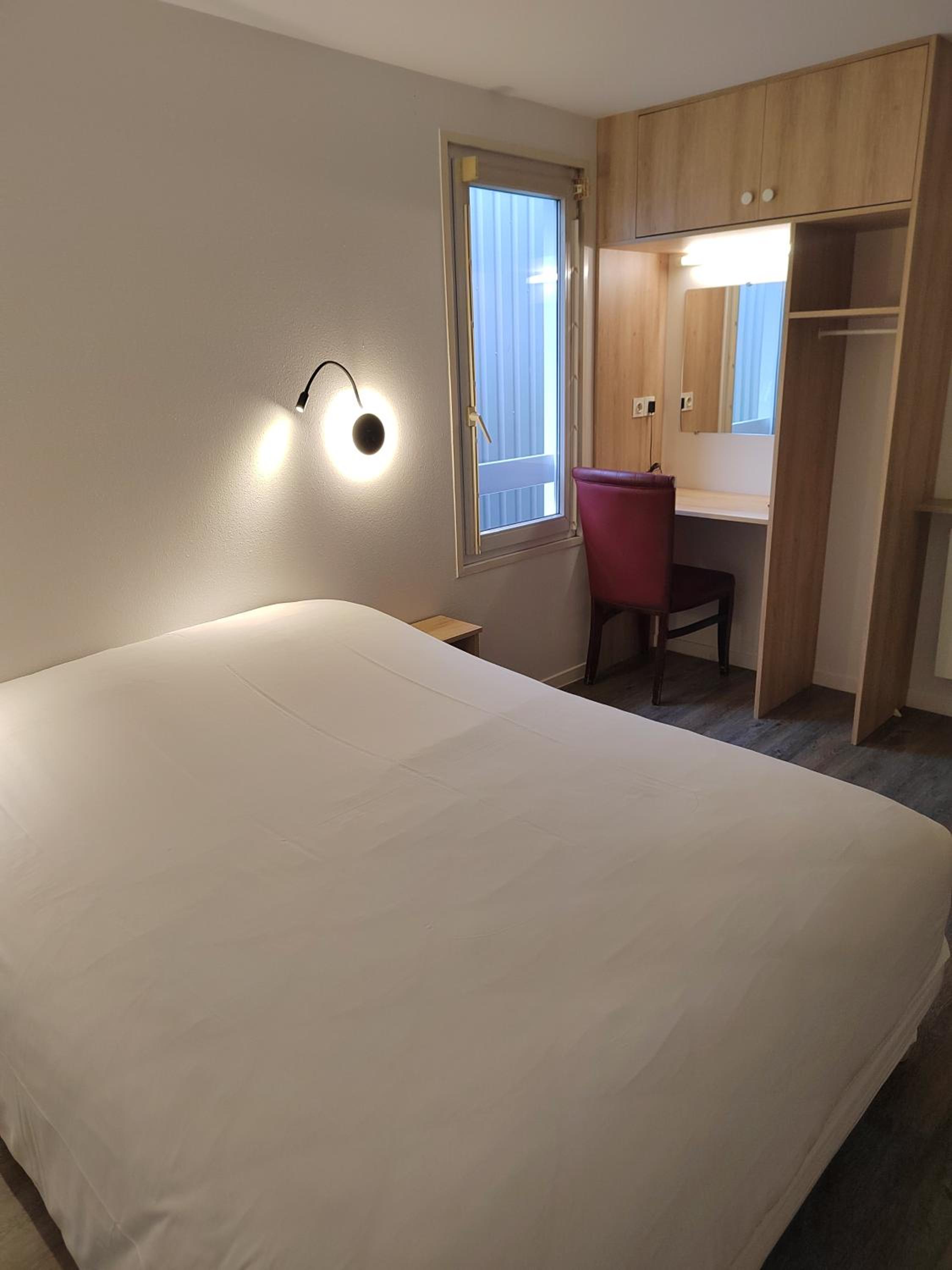 Triple Room with Shower - Photo 7