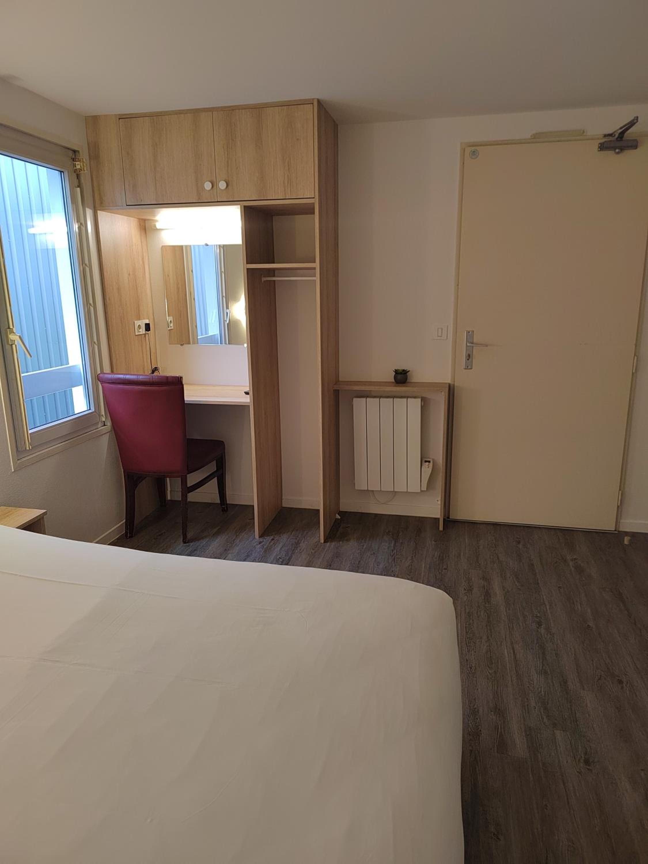 Triple Room with Shower - Photo 8