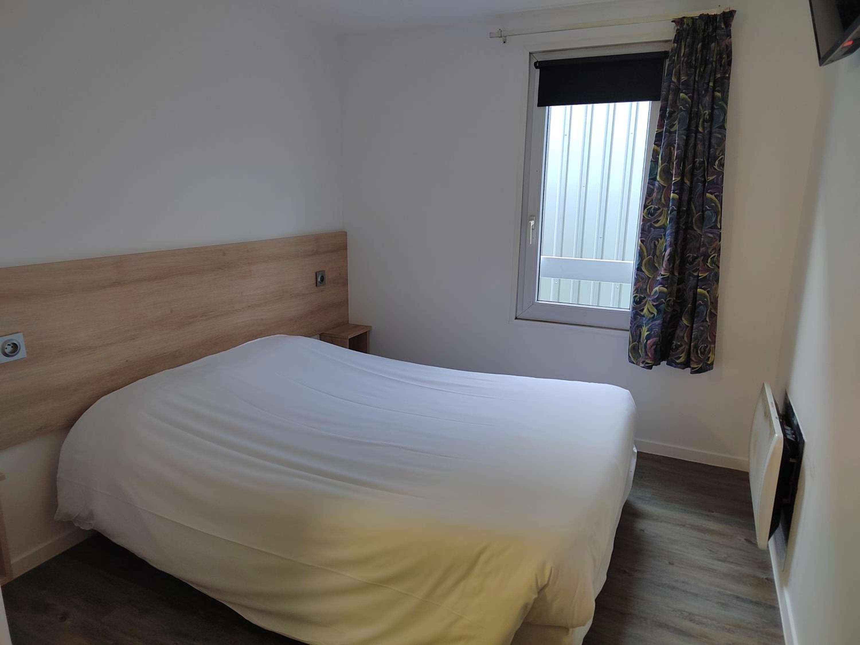 Double Room - Photo 12