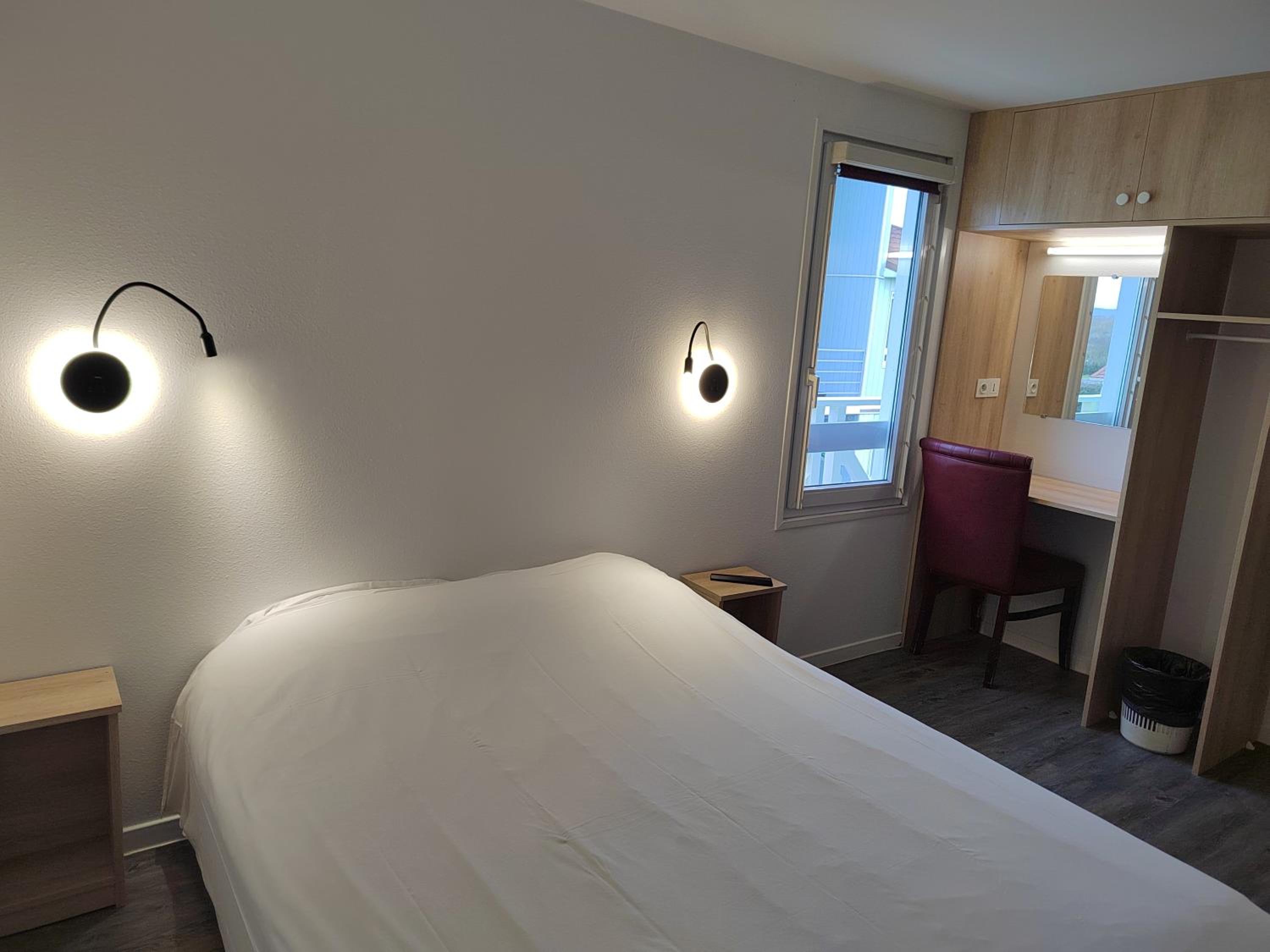 Triple Room with Shower - Photo 9