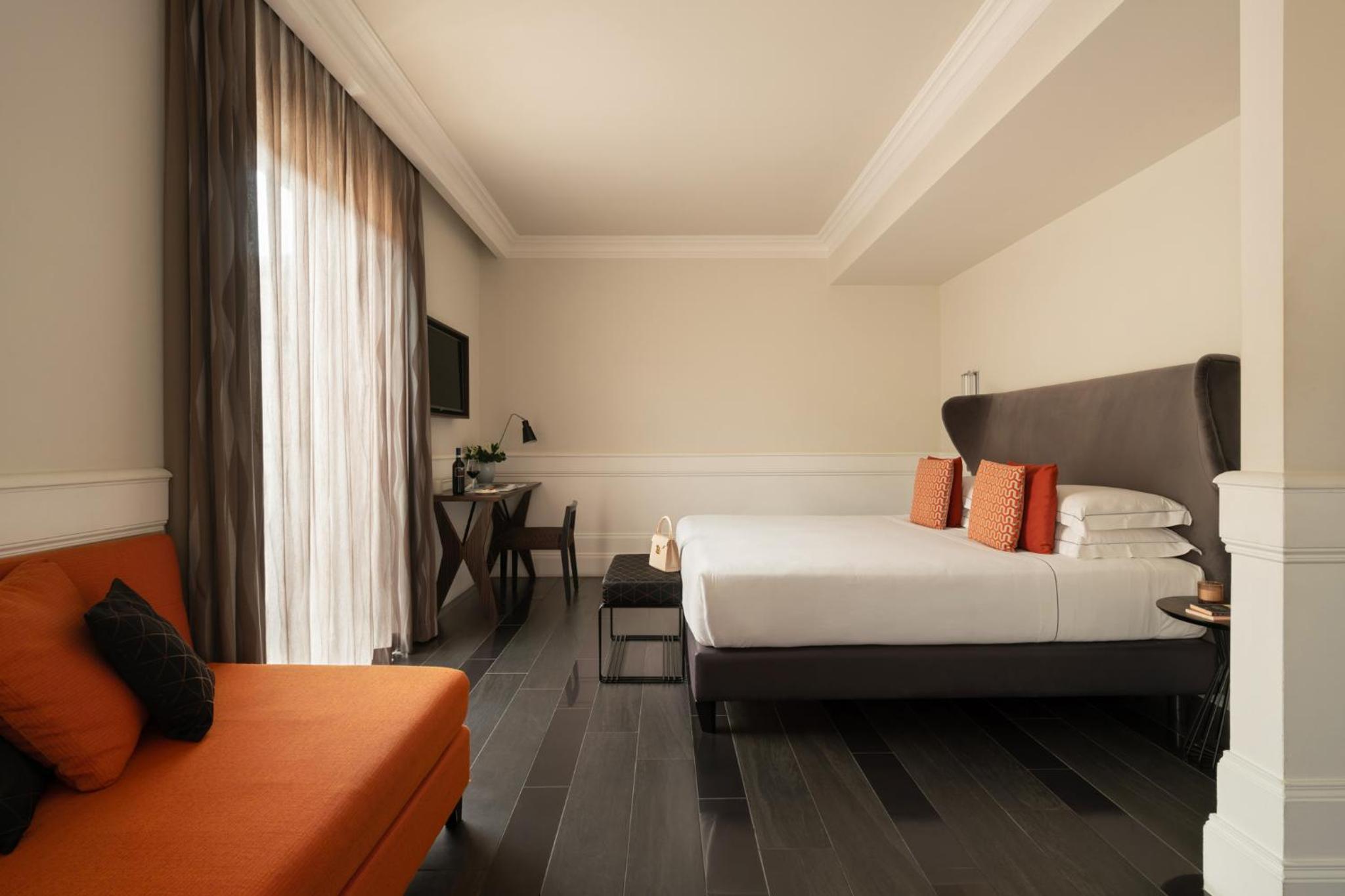 Executive Room - Photo 1