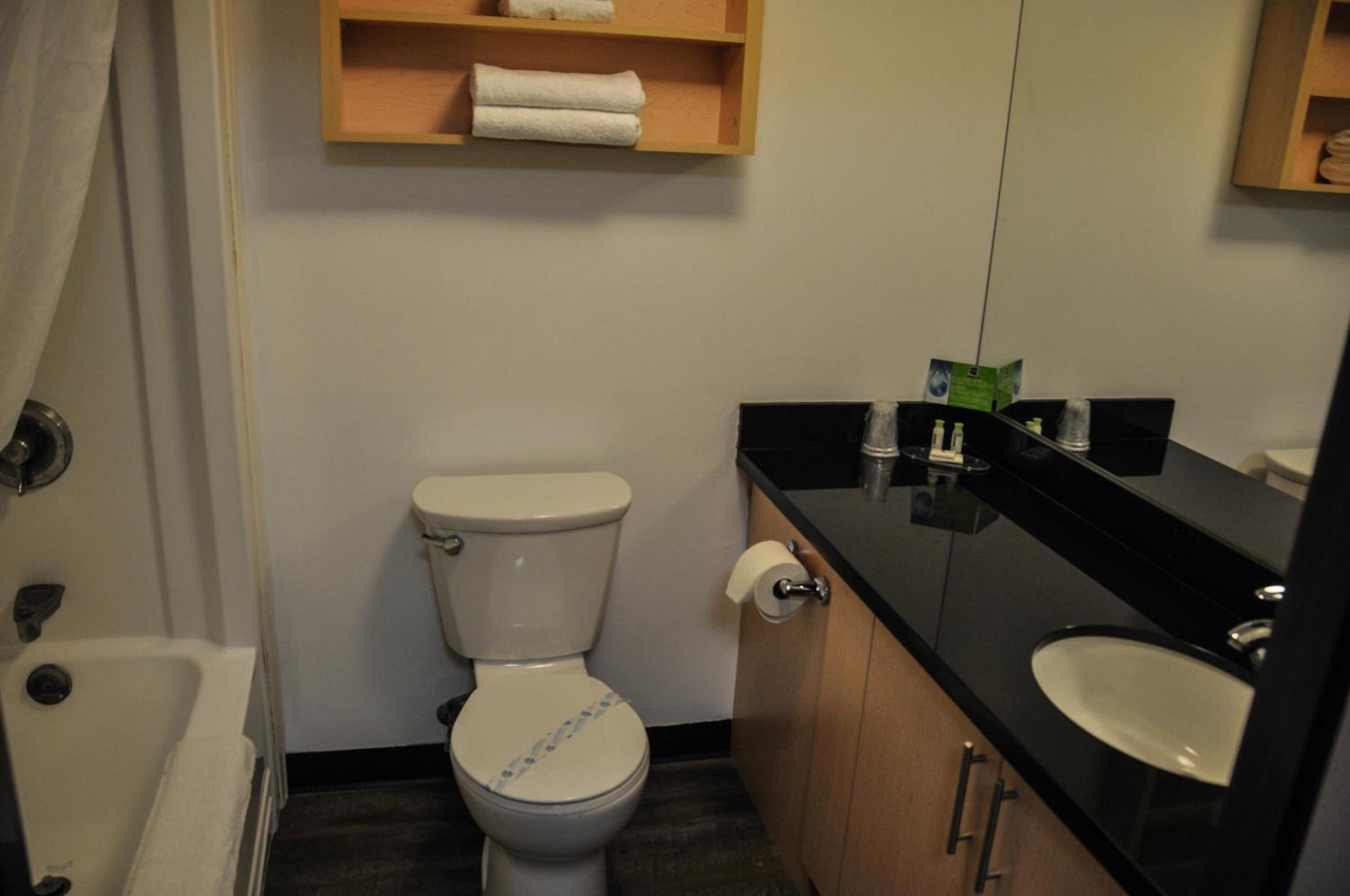 Studio Suite with Two Double Beds photo 3